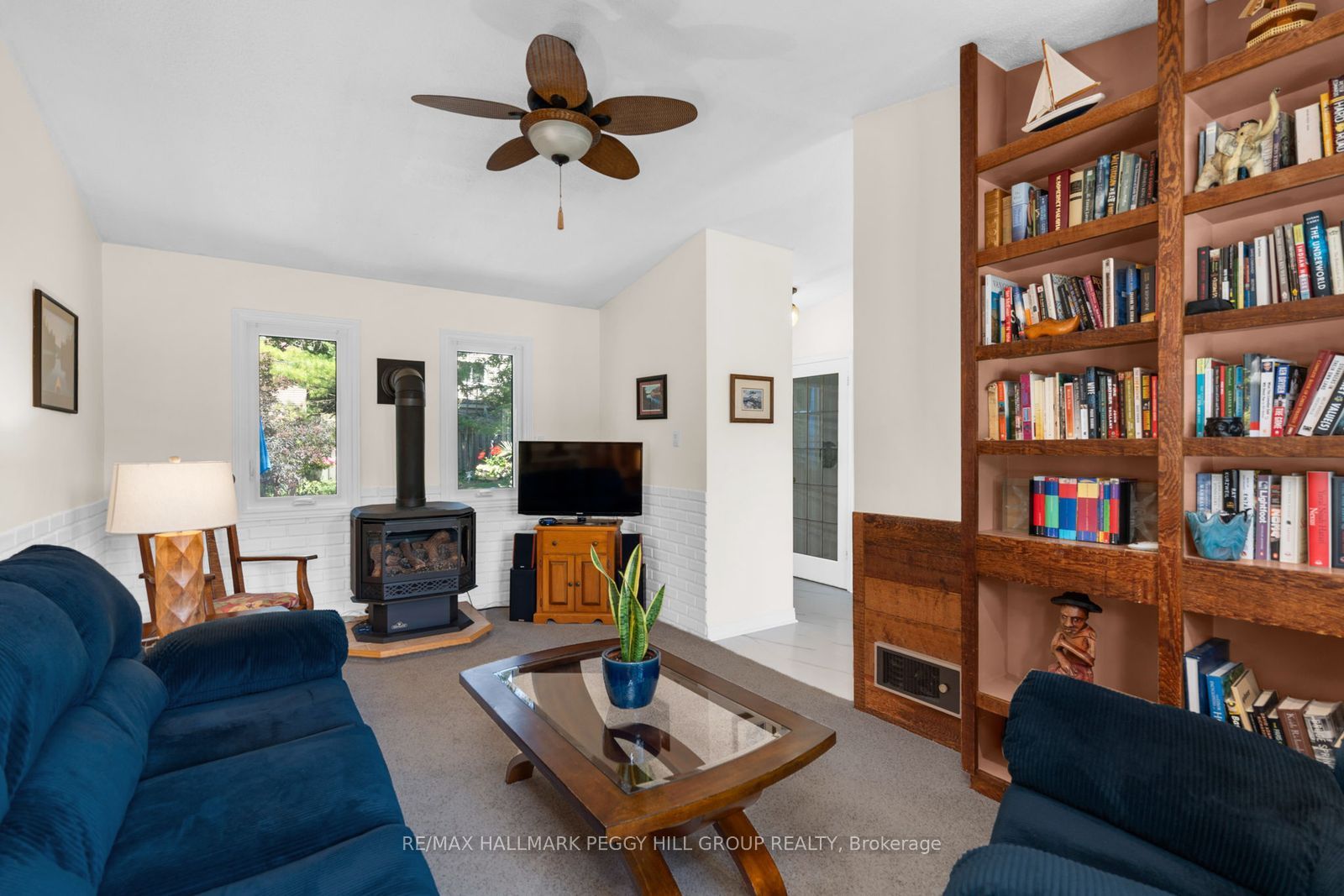 6 Oren Boulevard Property Photo 3