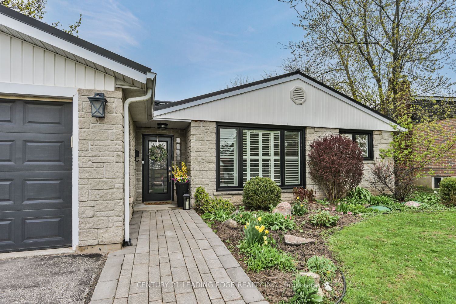 207 Yeates Avenue Property Photo 3