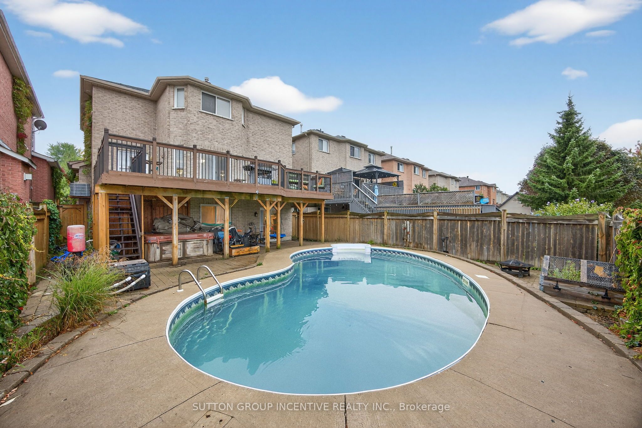 4 Dunnett Drive Property Photo 2