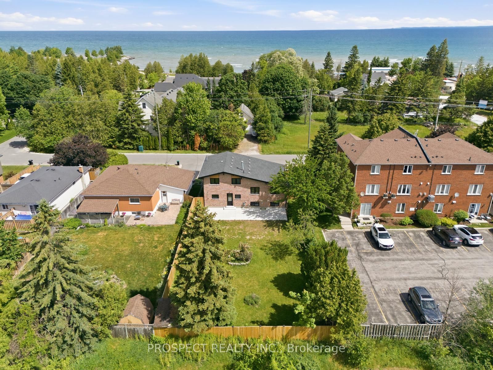 568 Simcoe Street Property Photo 45