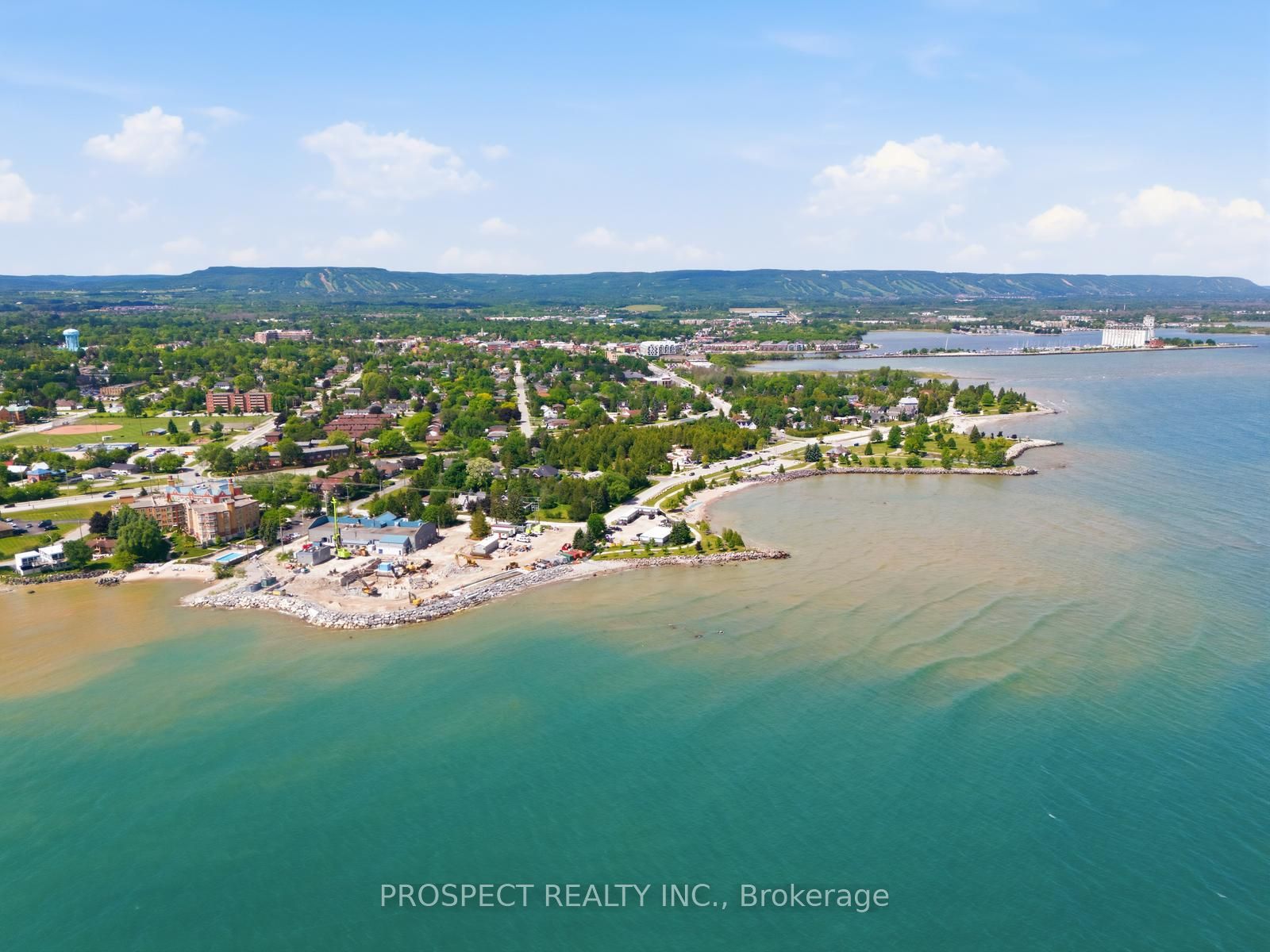 568 Simcoe Street Property Photo 47