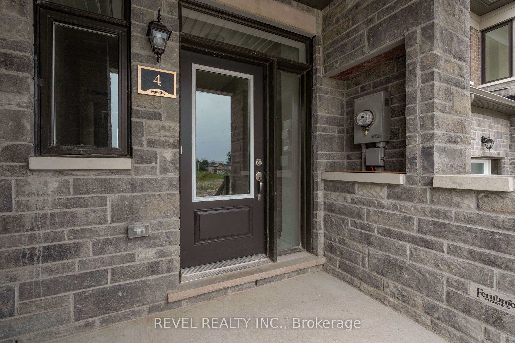 4 Rochester Drive Property Photo 2