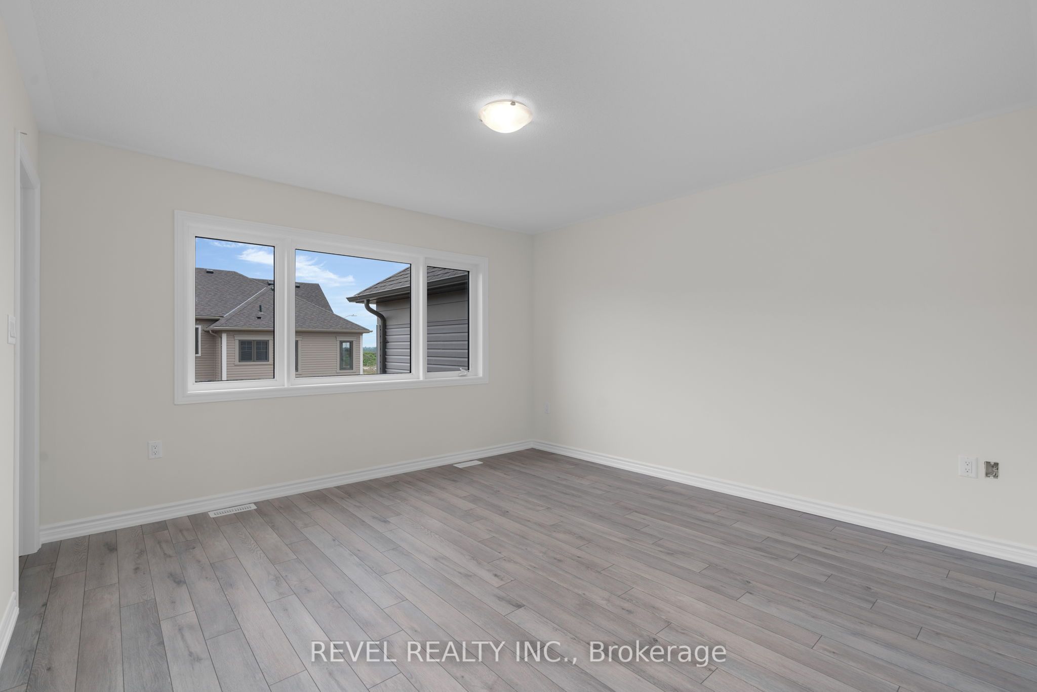 4 Rochester Drive Property Photo 10