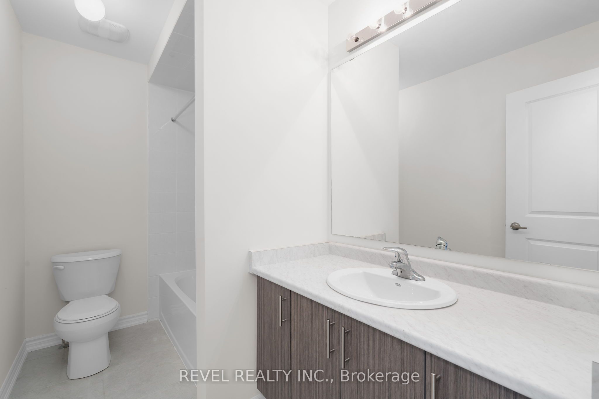 4 Rochester Drive Property Photo 13