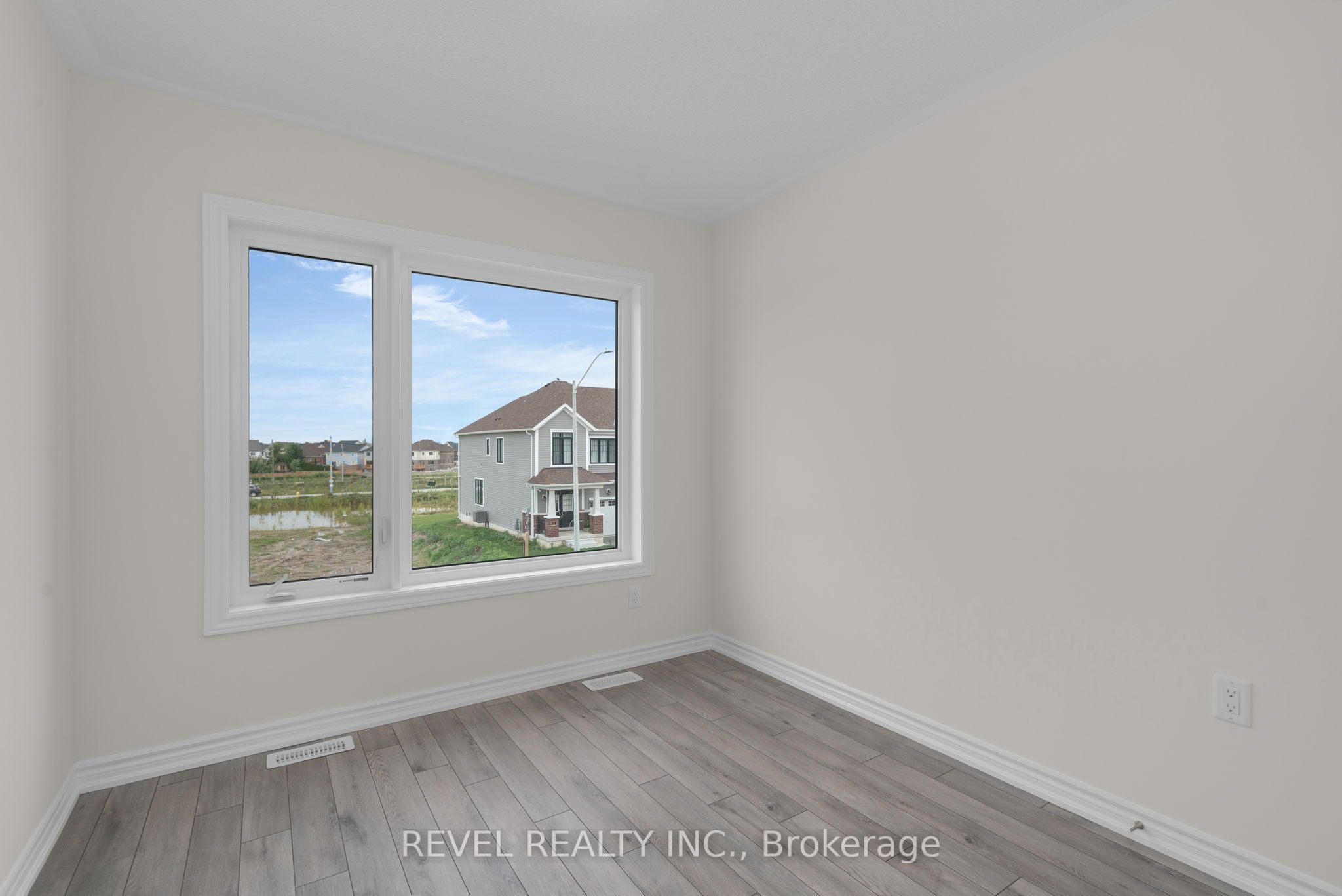 4 Rochester Drive Property Photo 15