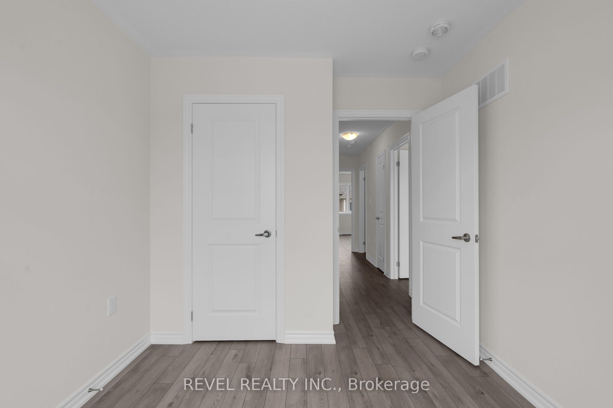 4 Rochester Drive Property Photo 16