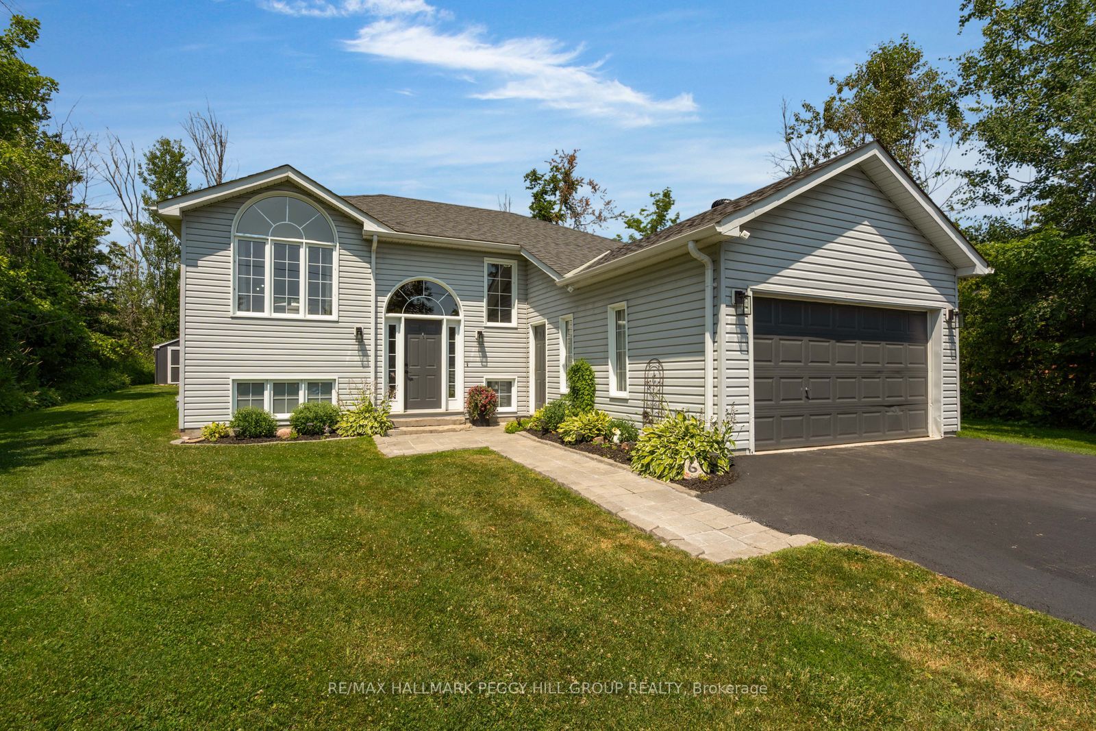 6 Rosemarie Drive Property Photo 2