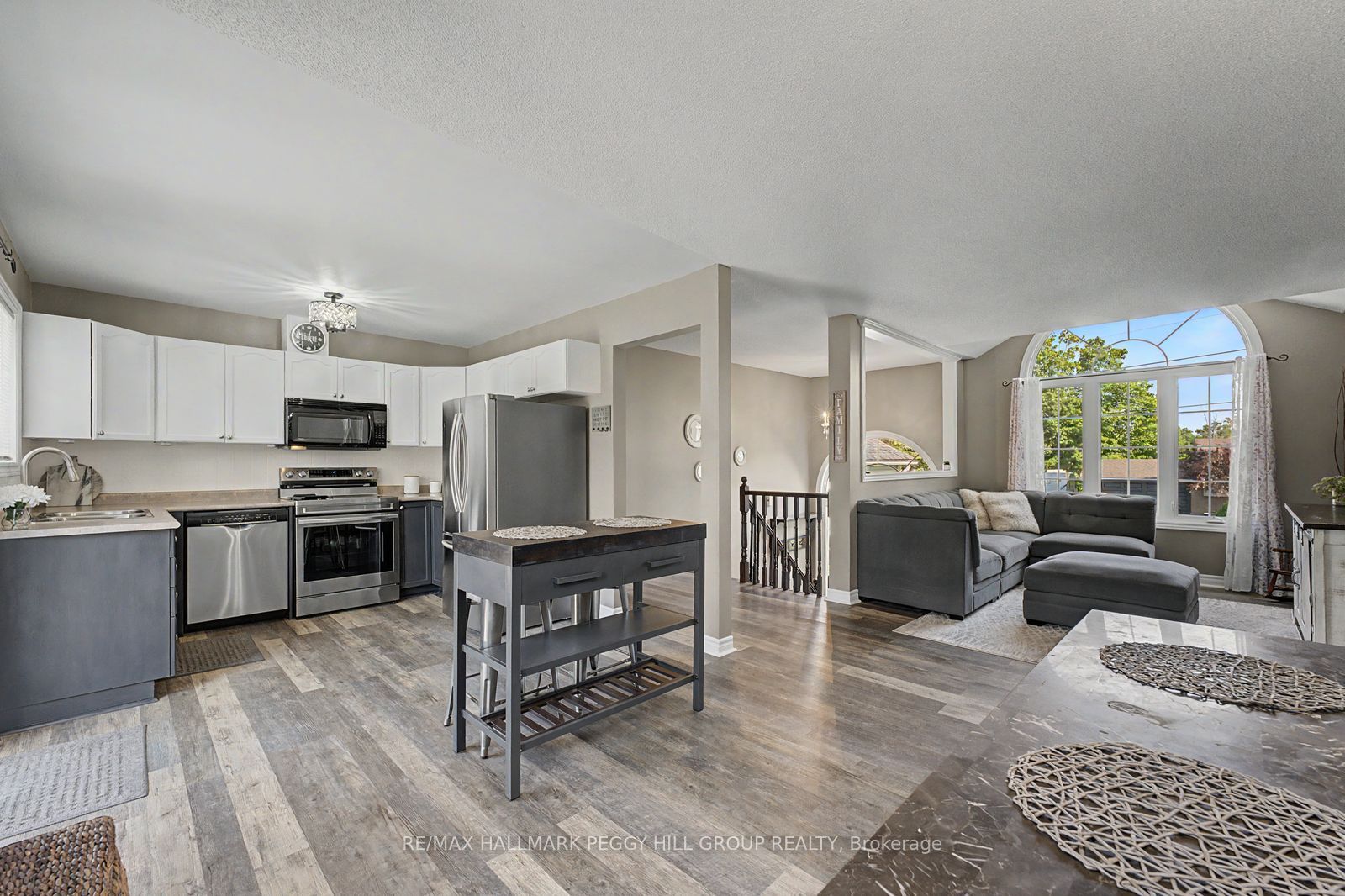 6 Rosemarie Drive Property Photo 6