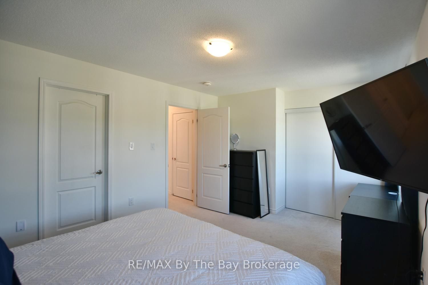 16 Village Gate Drive Property Photo 35