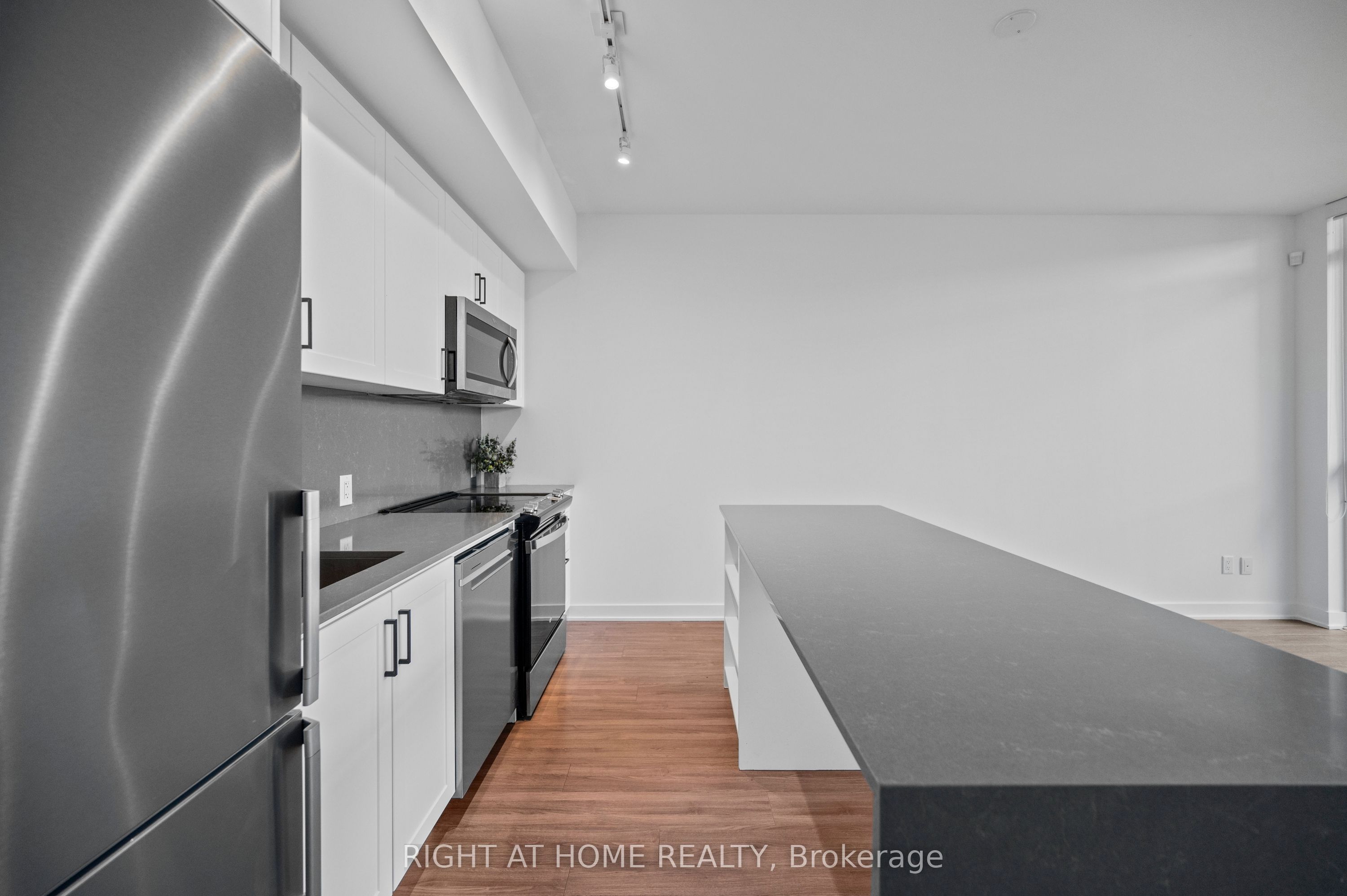 681 Yonge Street 630 Property Photo 6
