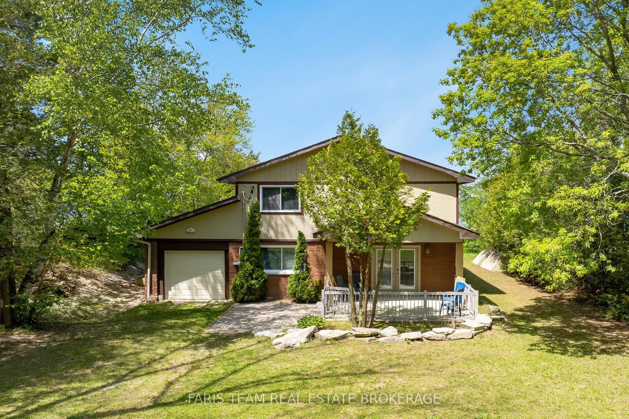 1787 Champlain Road Property Photo 4