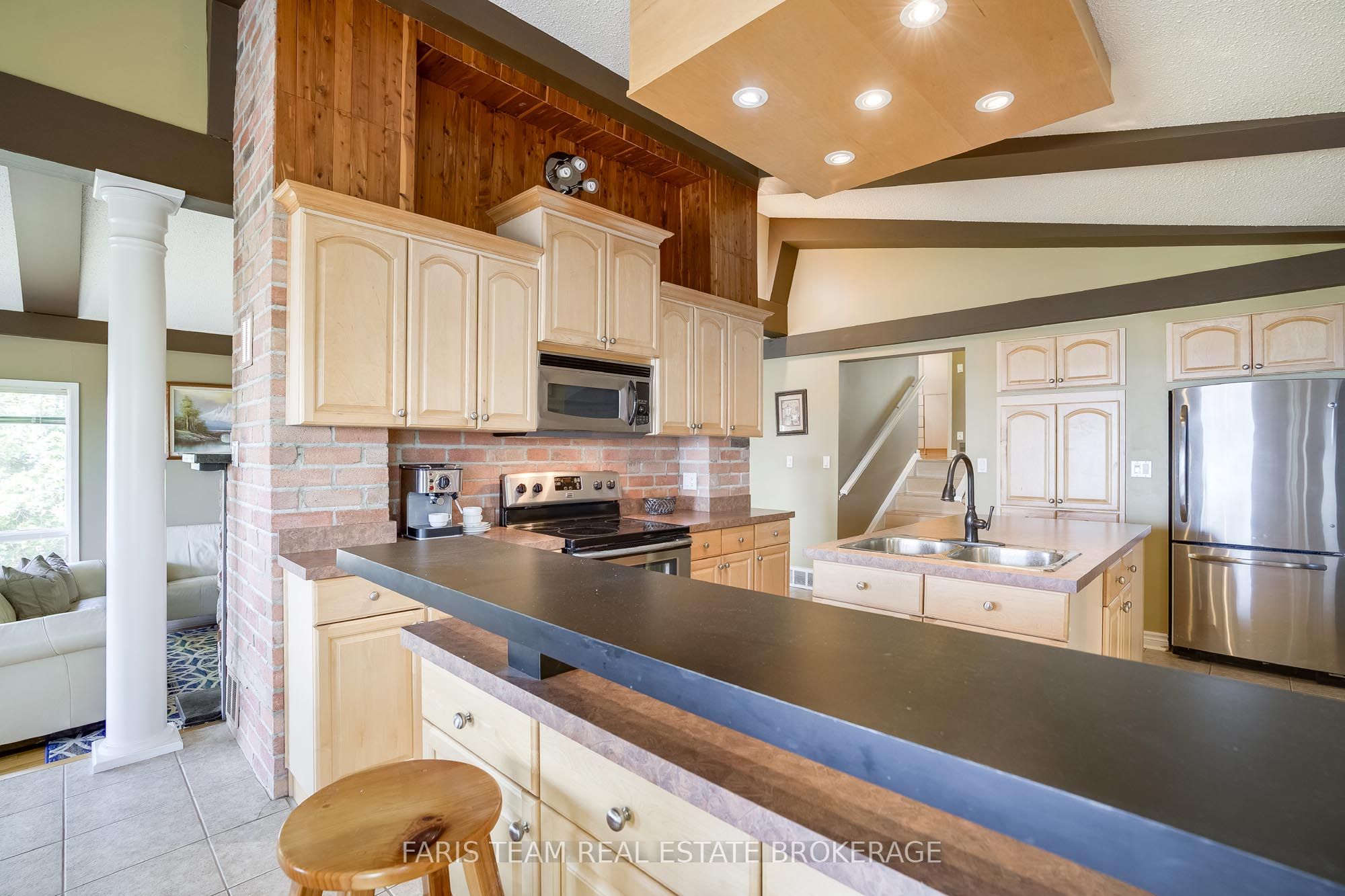 1787 Champlain Road Property Photo 6