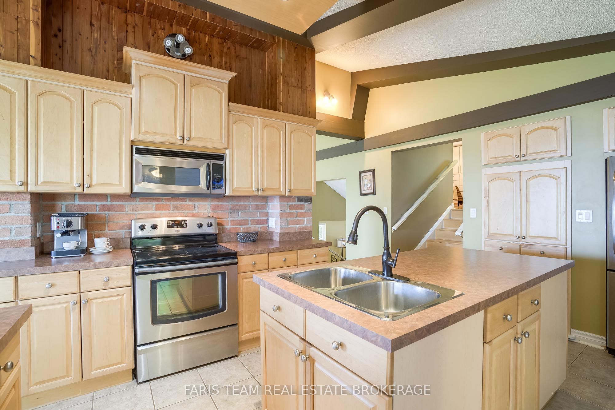 1787 Champlain Road Property Photo 7