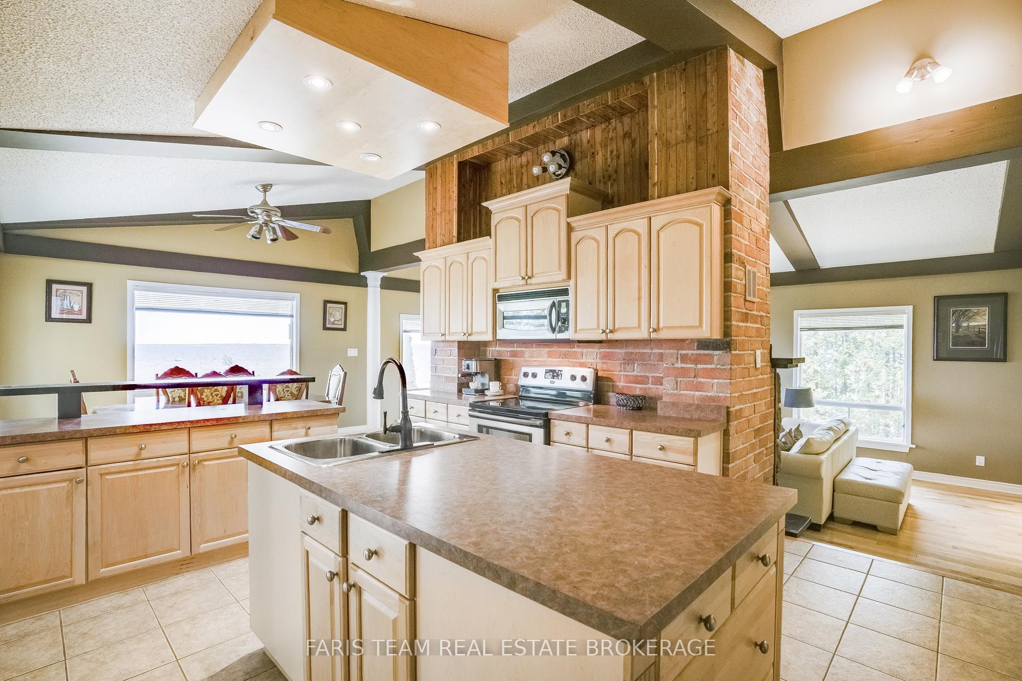 1787 Champlain Road Property Photo 9