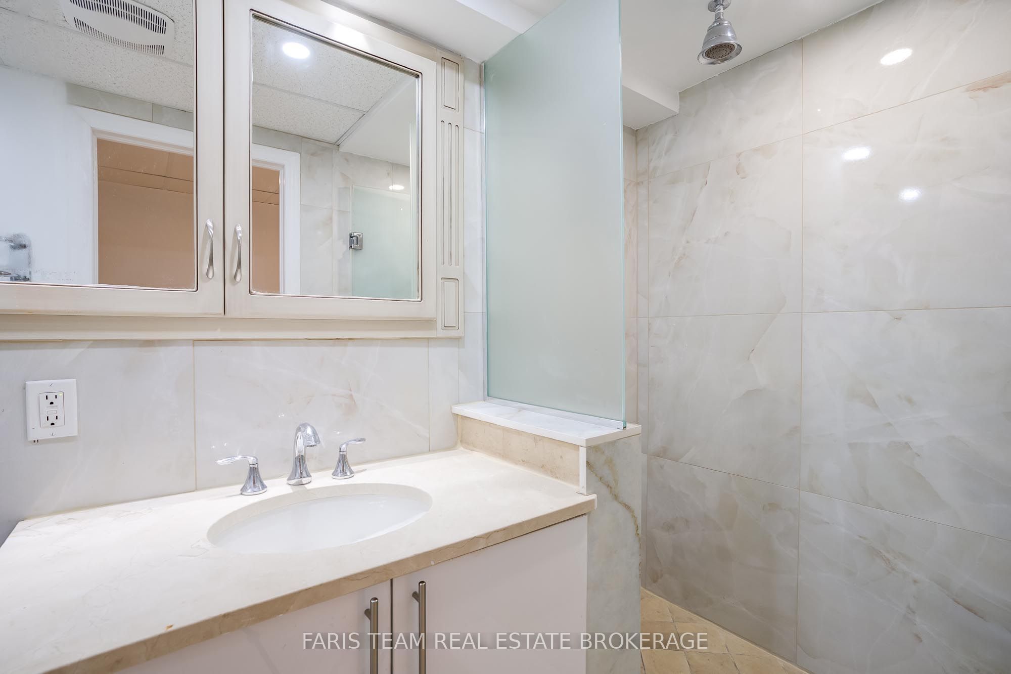 1787 Champlain Road Property Photo 28