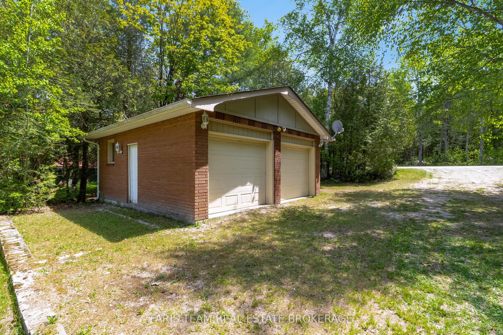 1787 Champlain Road Property Photo 38