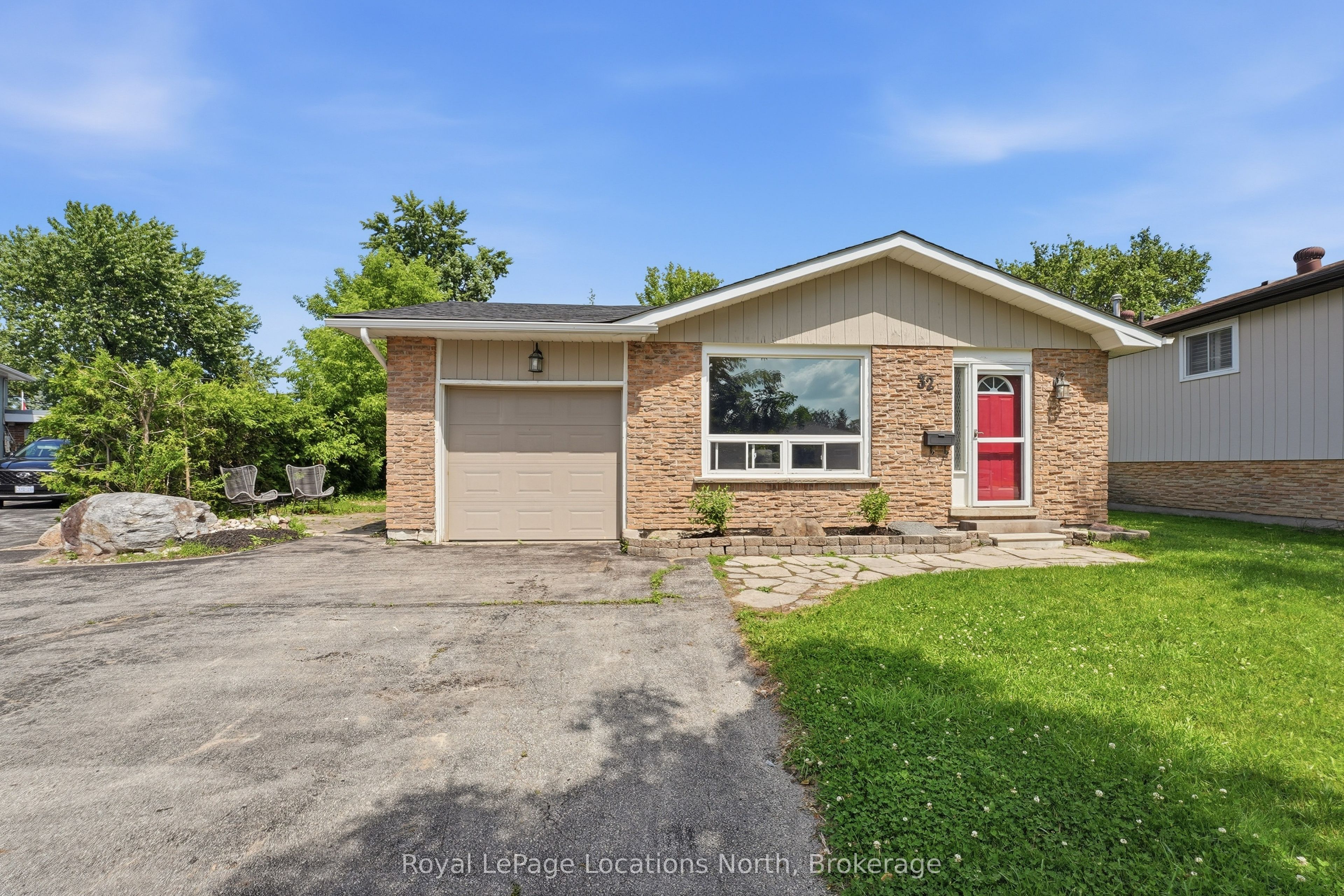 32 Courtice Crescent Property Photo 1