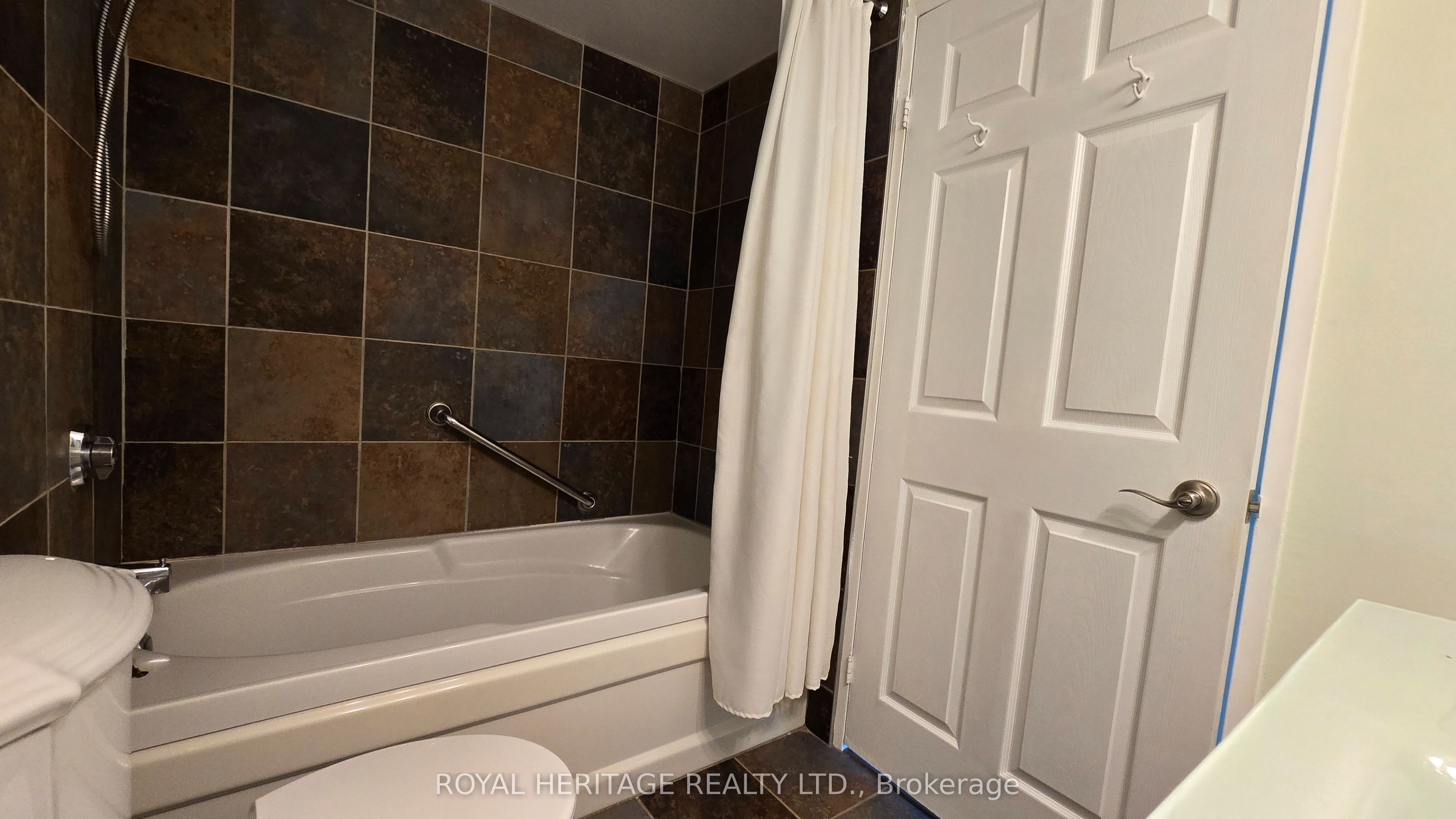 150 Dunlop Street E 1203 Property Photo 16