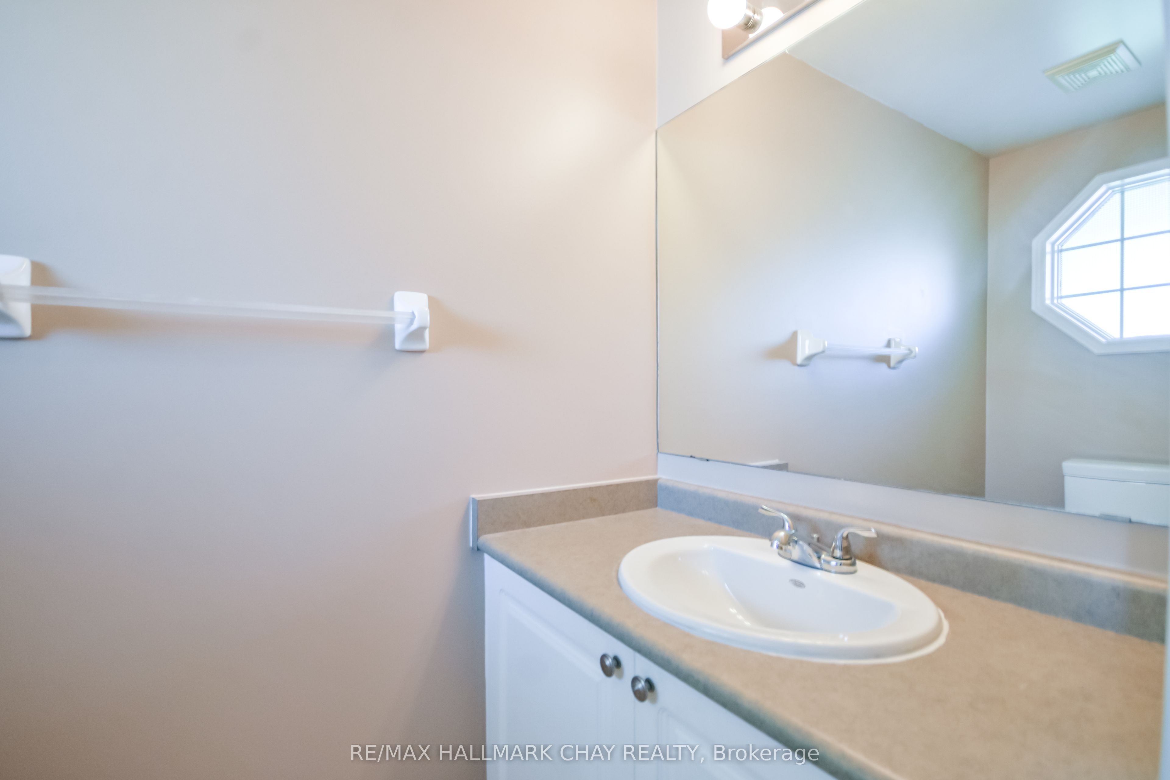 17 Srigley Street Property Photo 4