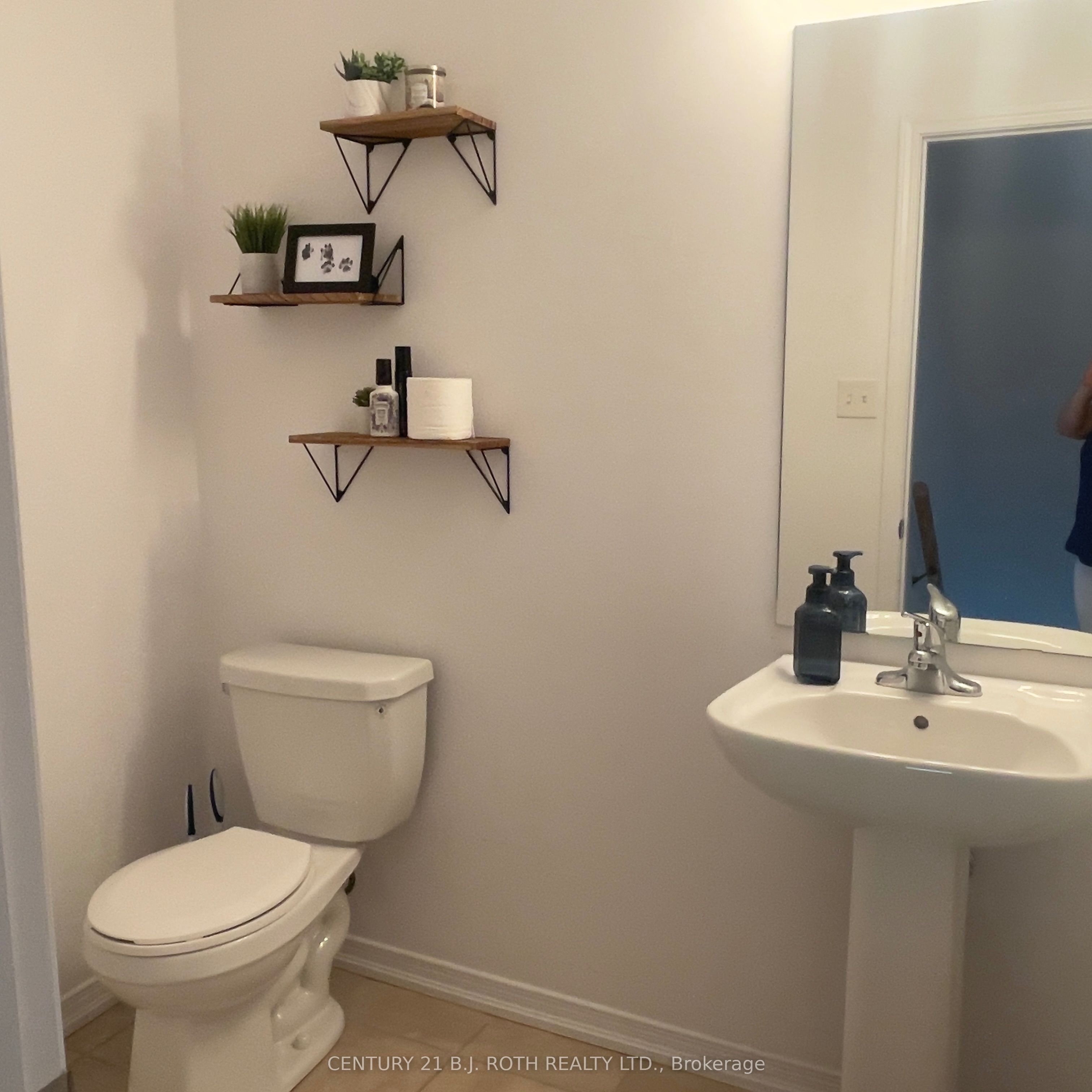 131 Franks Way Property Photo 8