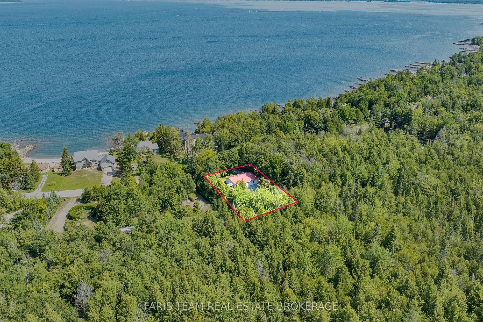 2554 Champlain Road Property Photo 2