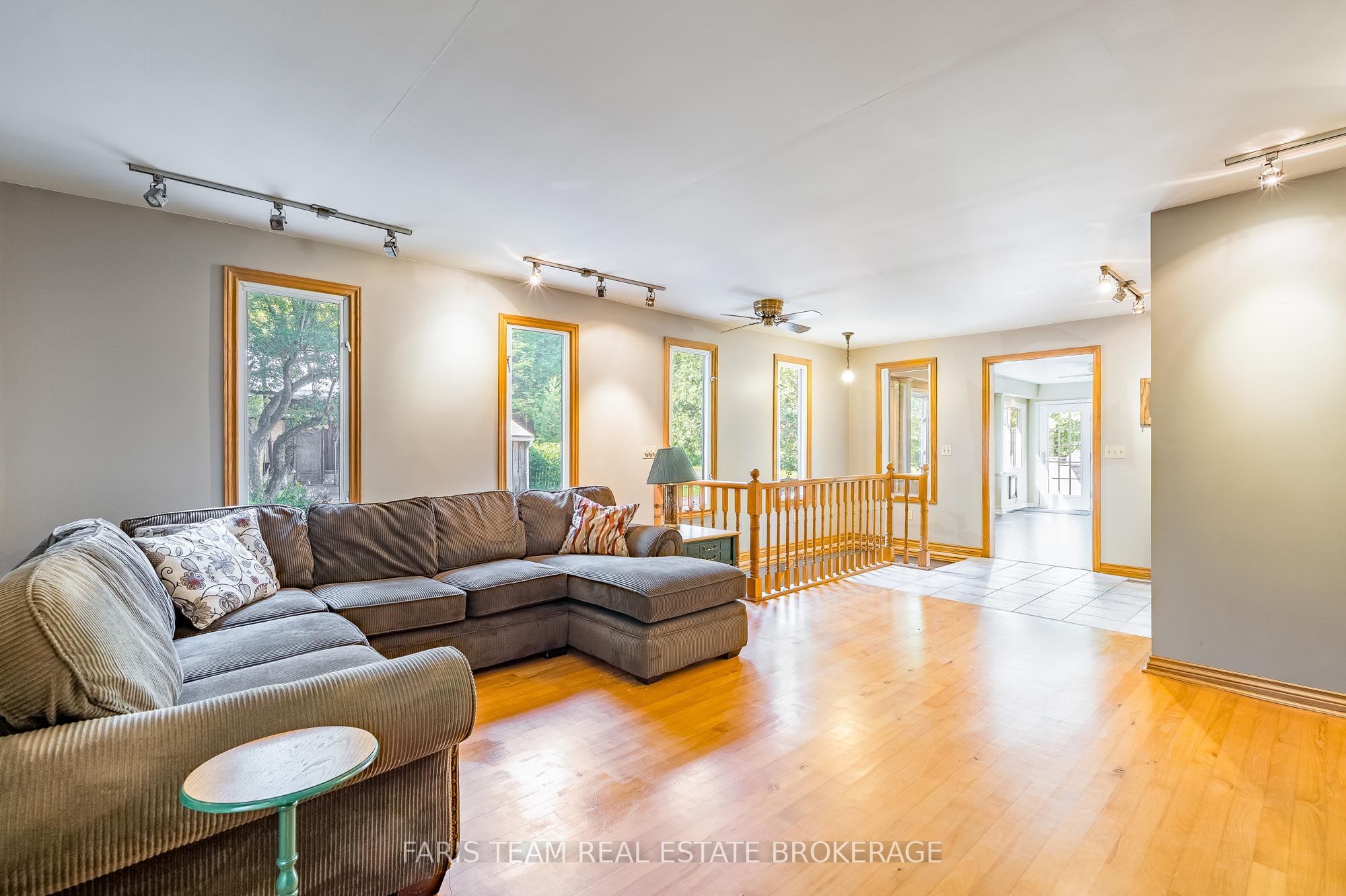 2554 Champlain Road Property Photo 14