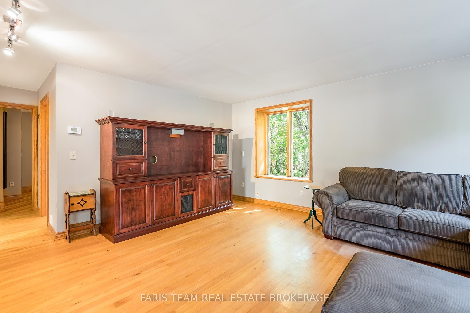 2554 Champlain Road Property Photo 15