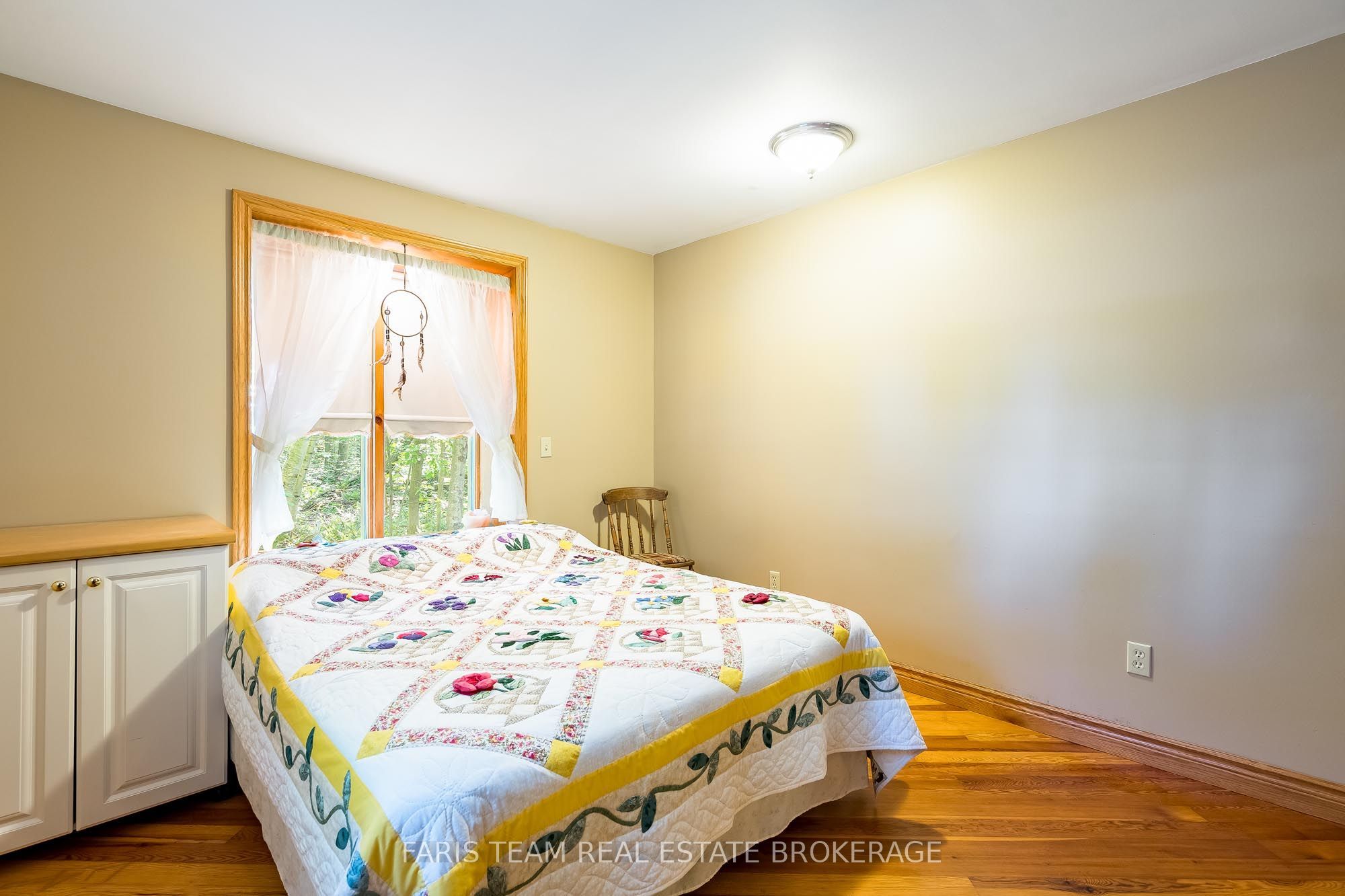 2554 Champlain Road Property Photo 22