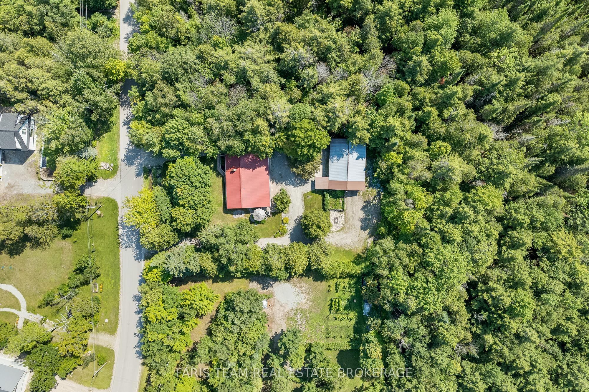 2554 Champlain Road Property Photo 36