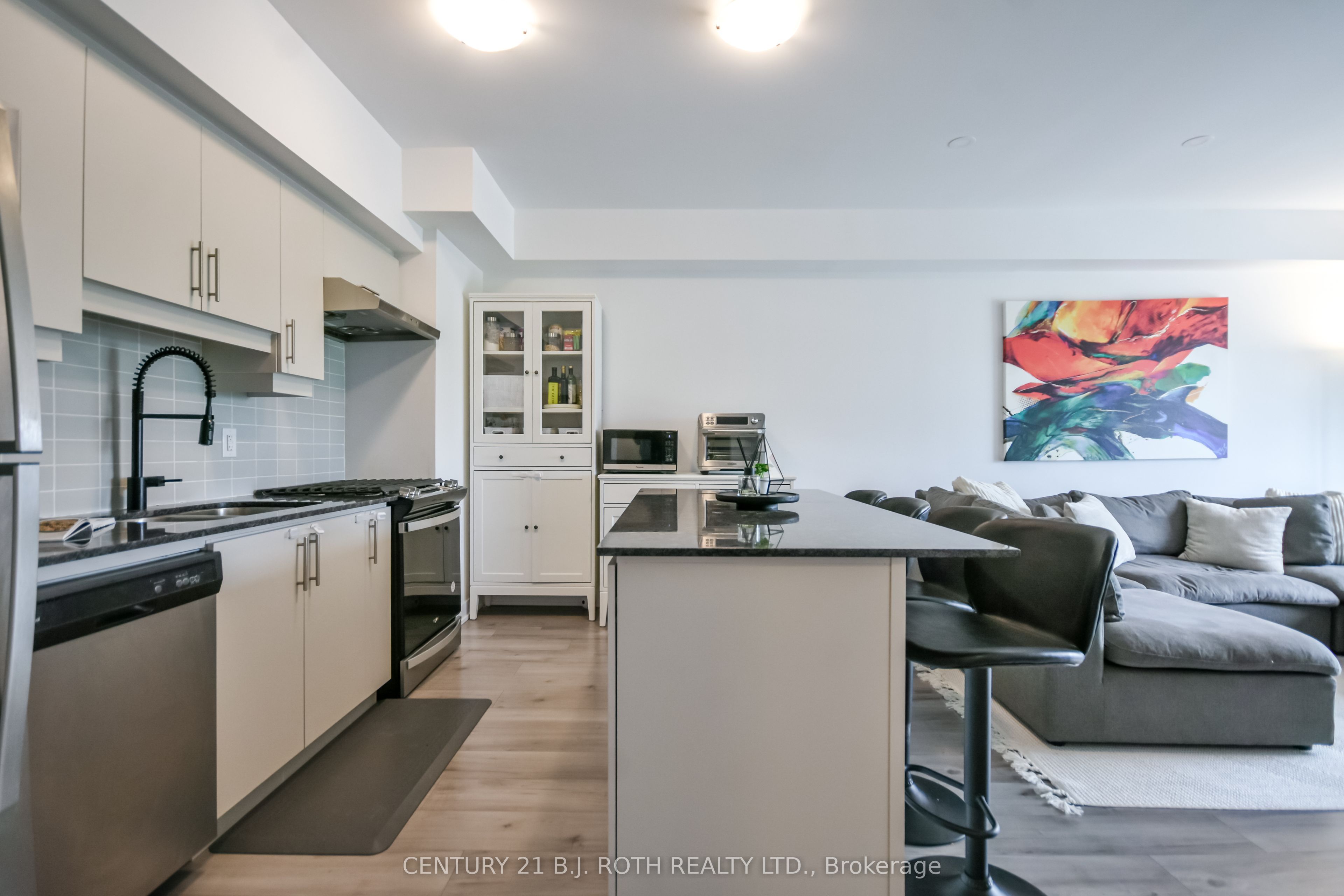 8 Culinary Lane 604 Property Photo 4