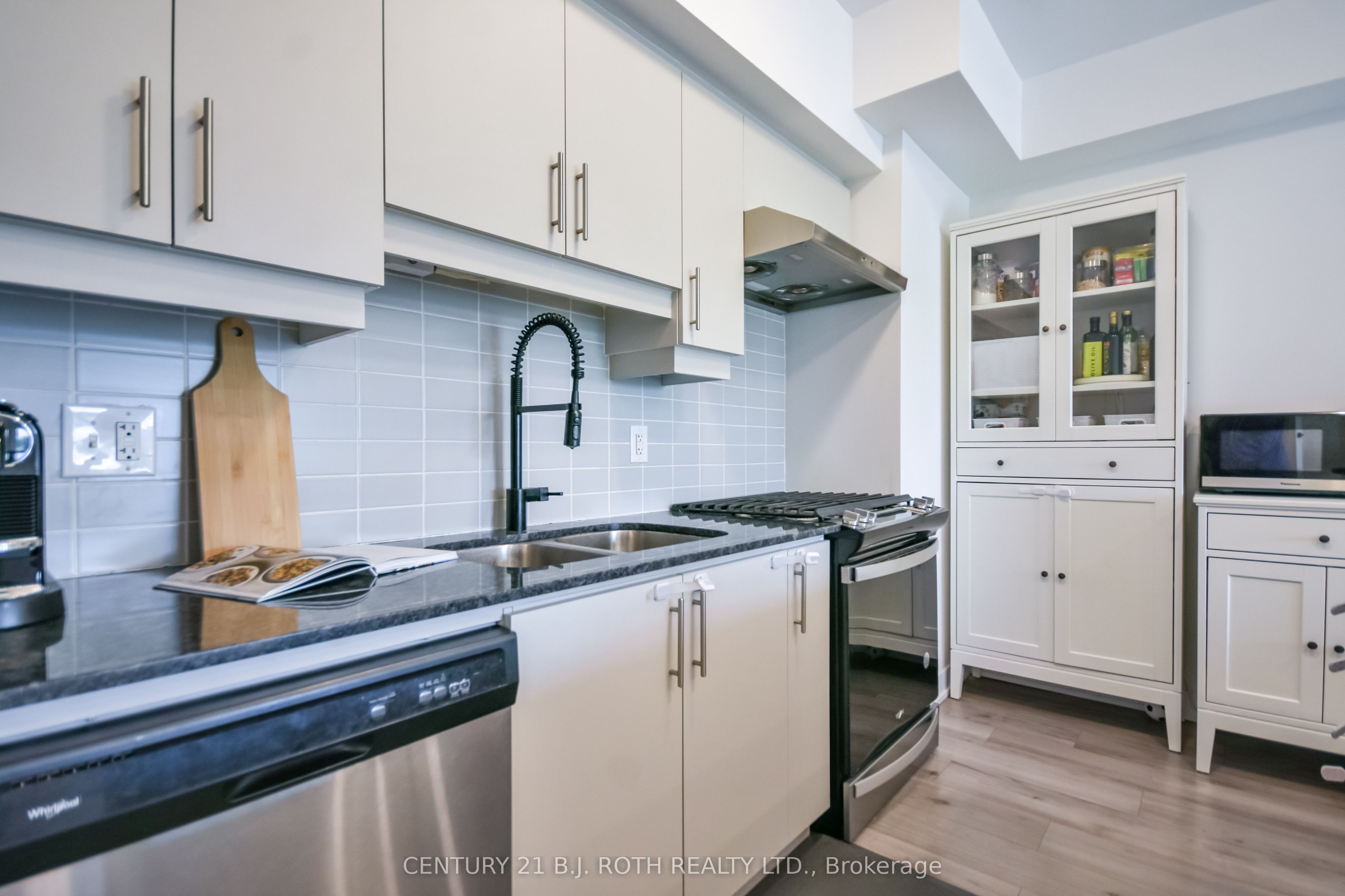8 Culinary Lane 604 Property Photo 5
