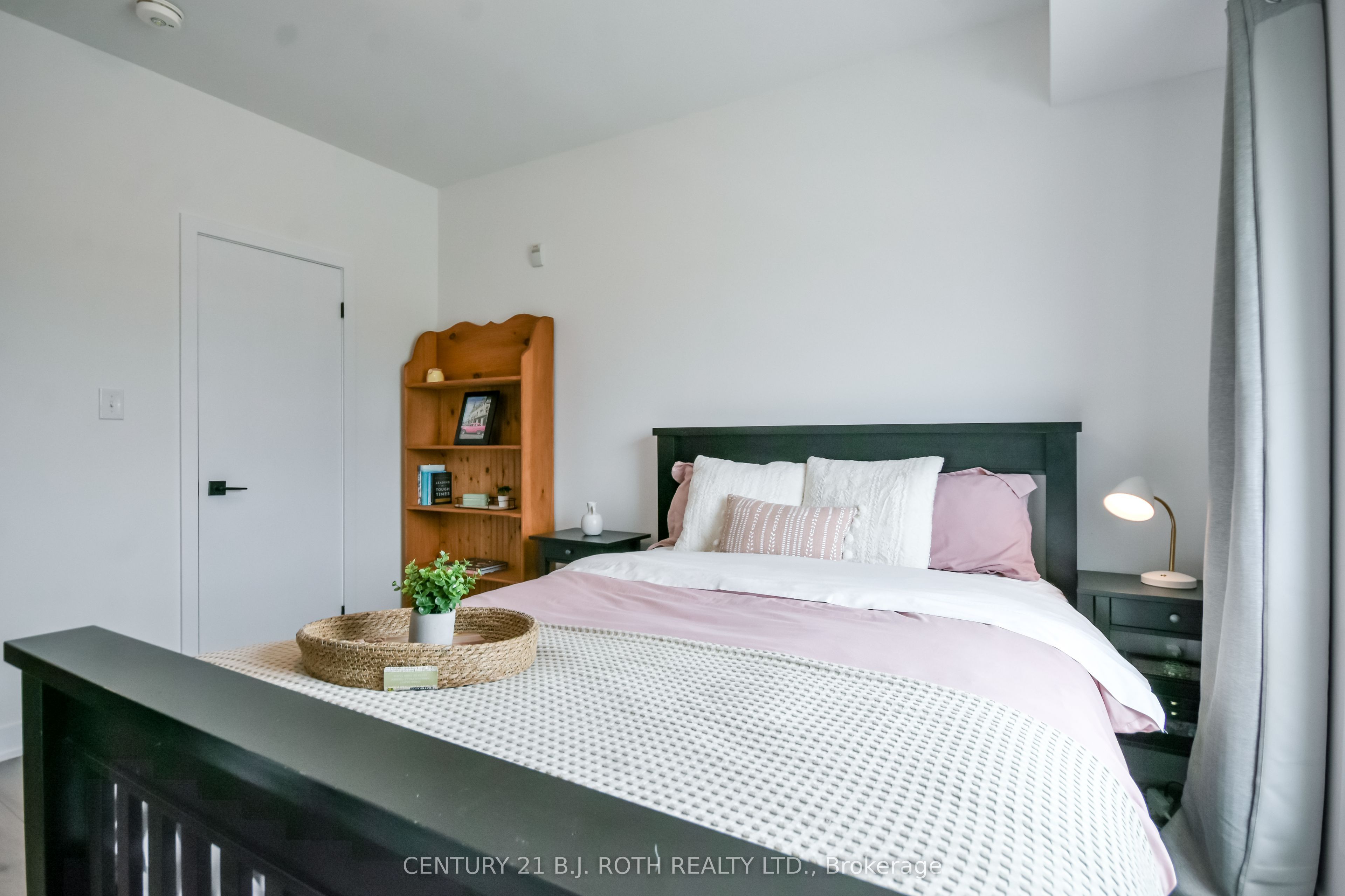 8 Culinary Lane 604 Property Photo 16