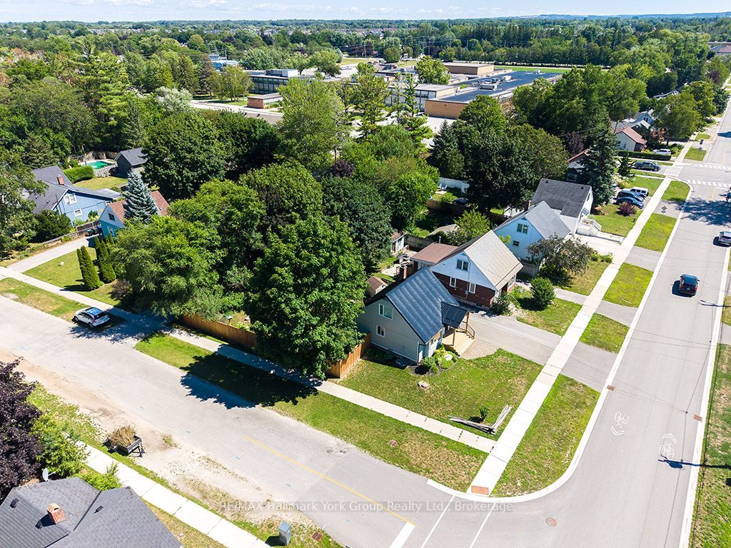 495 Maple Street Property Photo 6