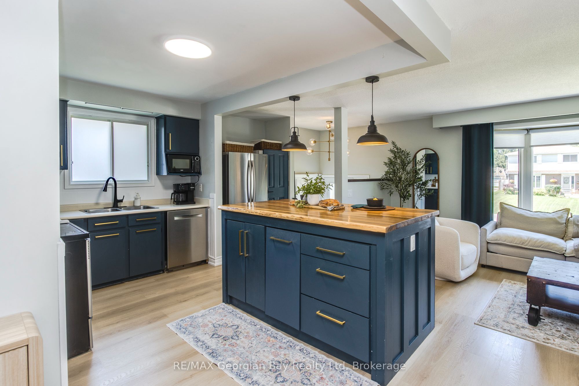 475 Athabaska Street Property Photo 6