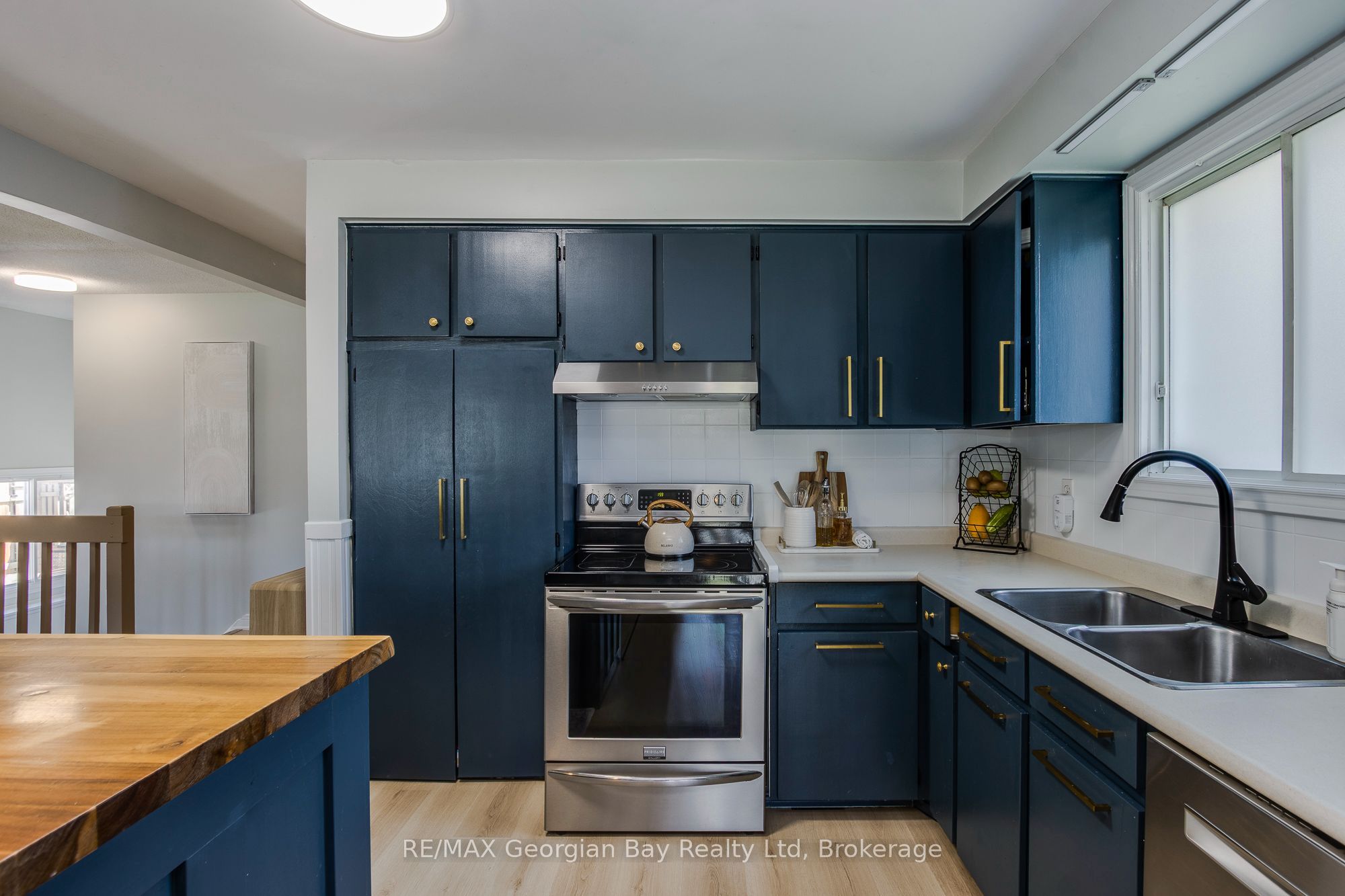 475 Athabaska Street Property Photo 8