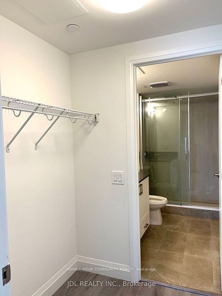 58 Lakeside Terrace 811 Property Photo 6