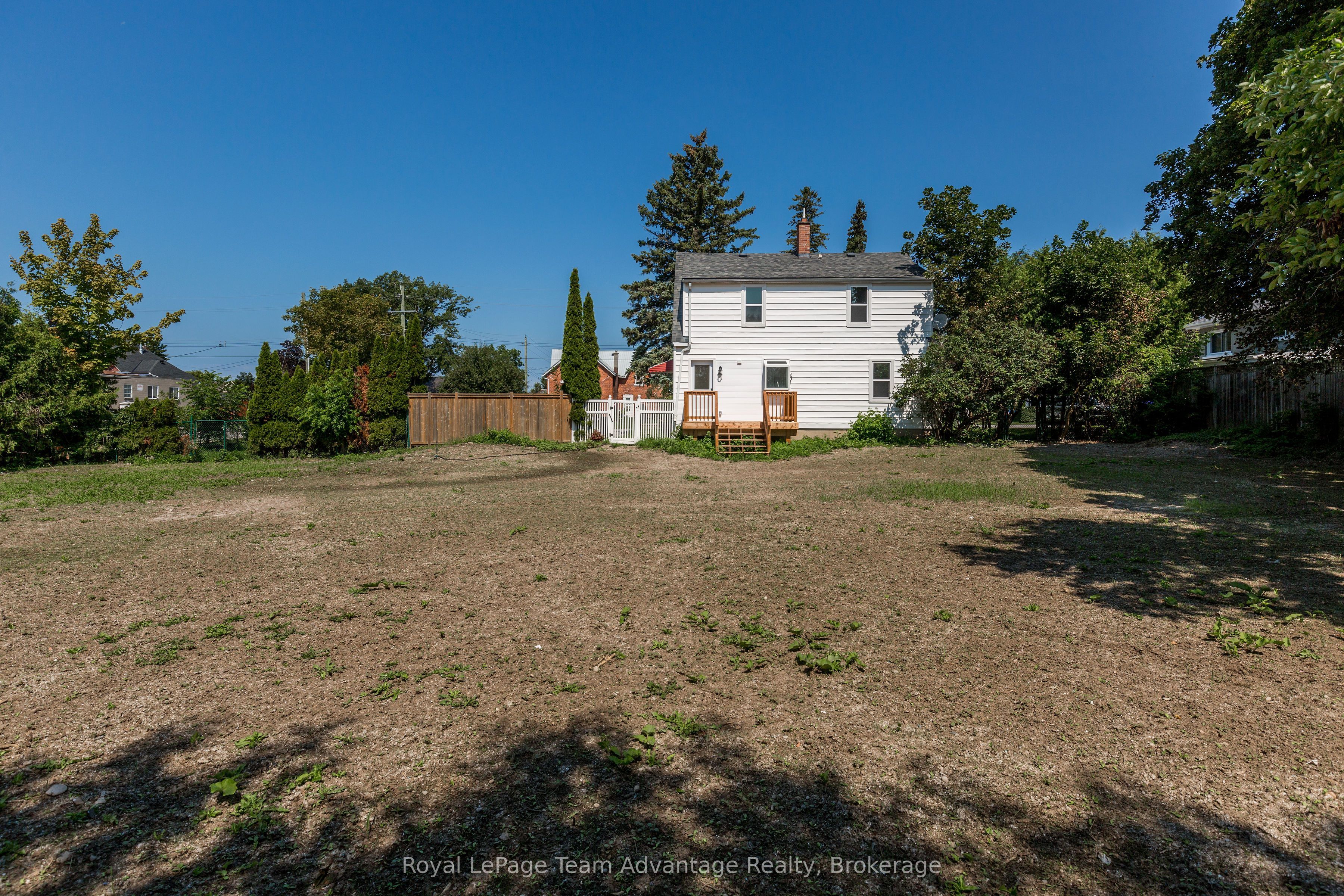9 Houden Street Property Photo 29