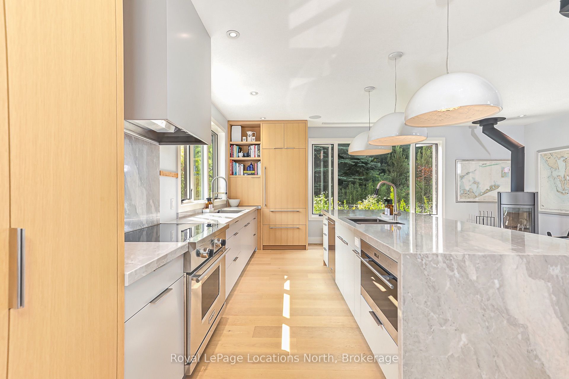 1664 10 Concession N Property Photo 6