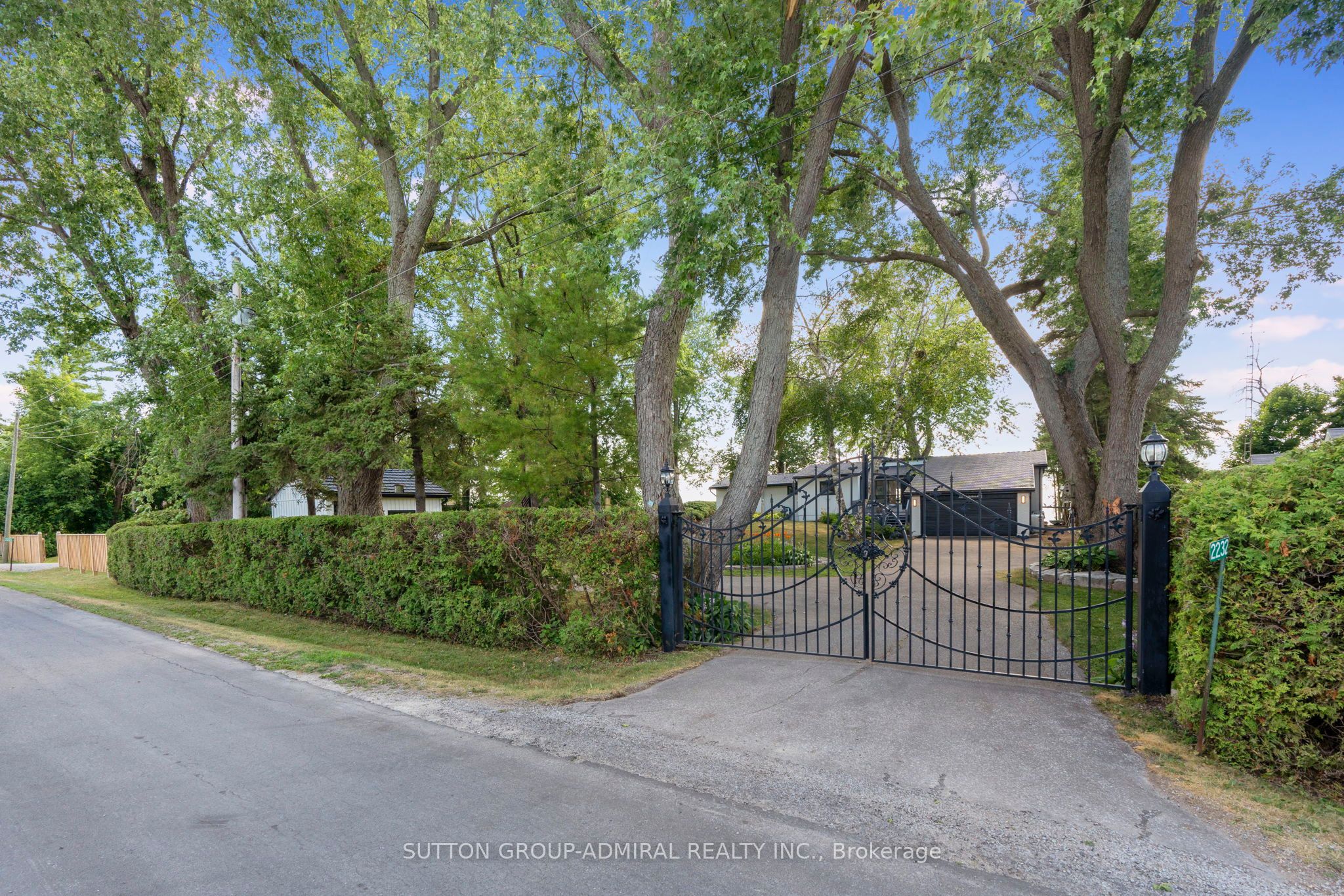 2232 Lakeshore Drive Property Photo 2