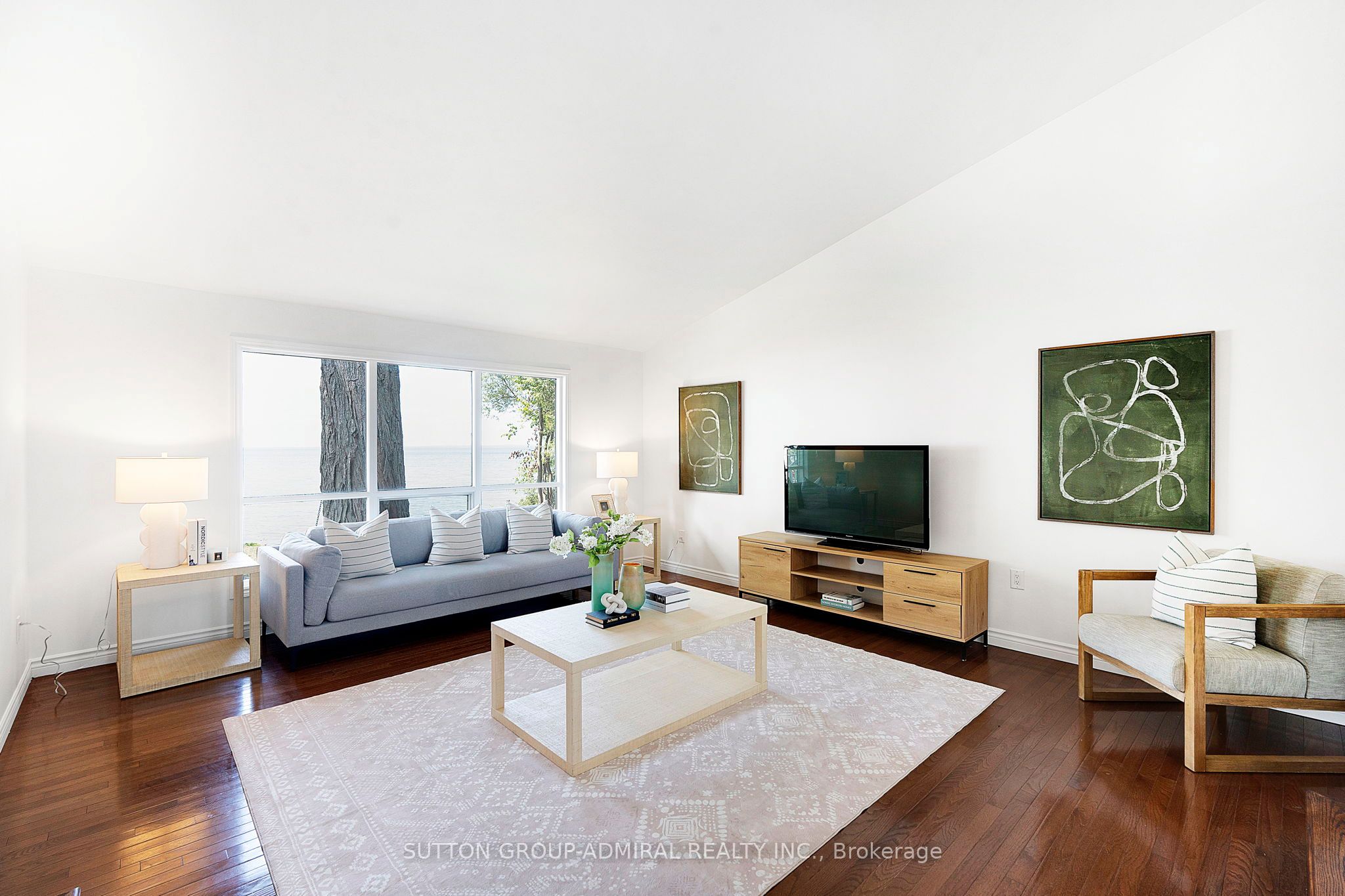2232 Lakeshore Drive Property Photo 10
