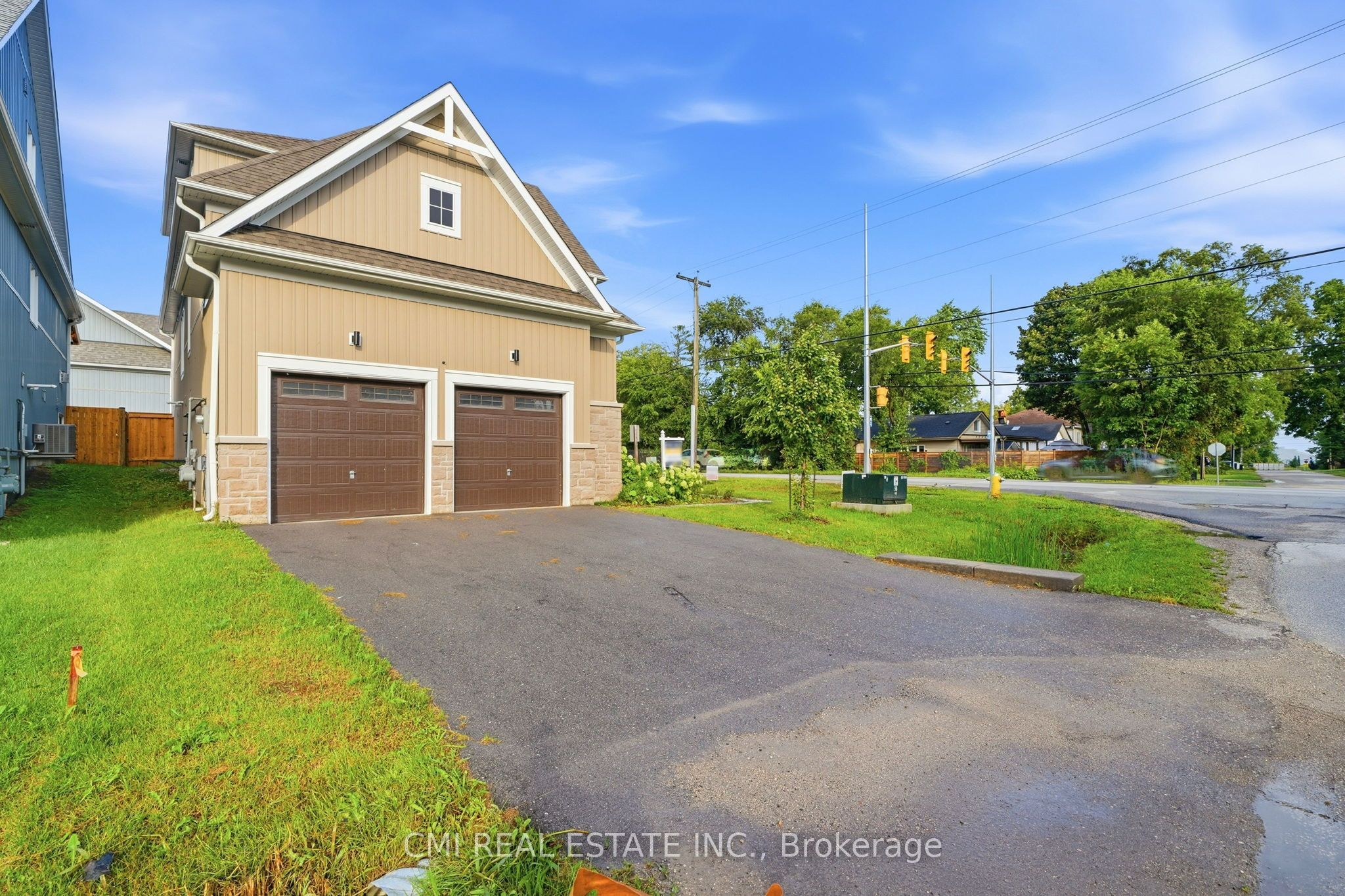 3205 Mosley Street Property Photo 4