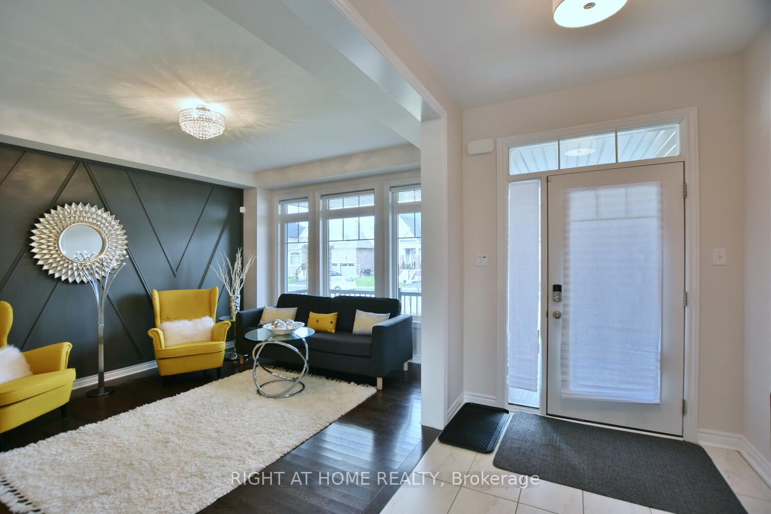 94 Kirby Avenue Property Photo 2