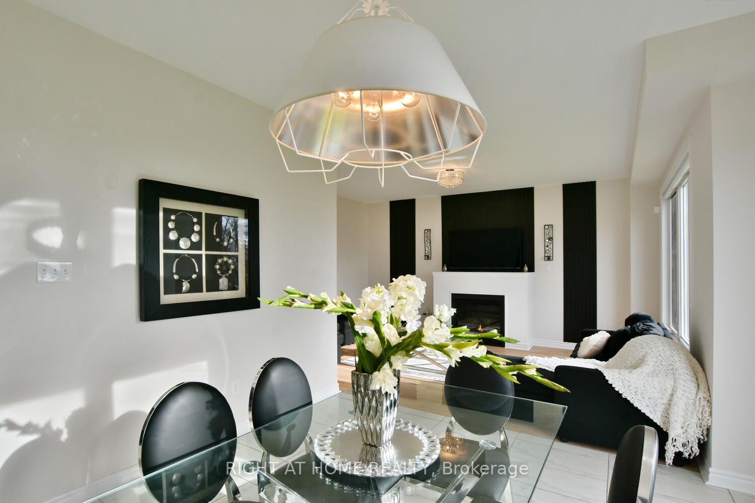 94 Kirby Avenue Property Photo 9