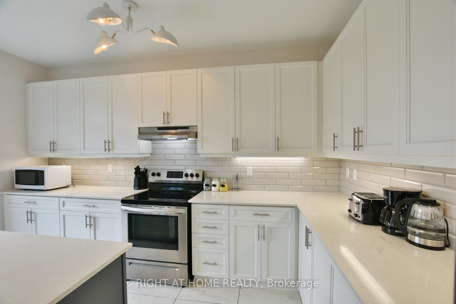 94 Kirby Avenue Property Photo 12