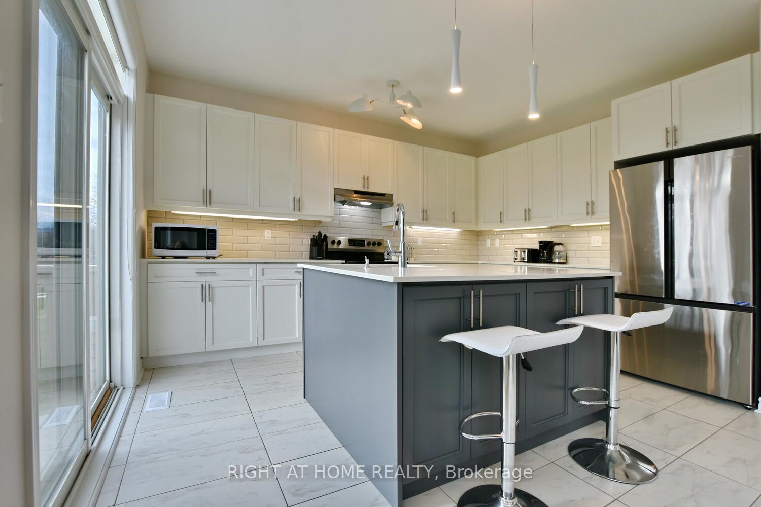 94 Kirby Avenue Property Photo 13