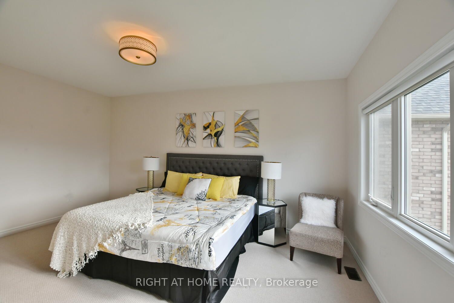 94 Kirby Avenue Property Photo 14