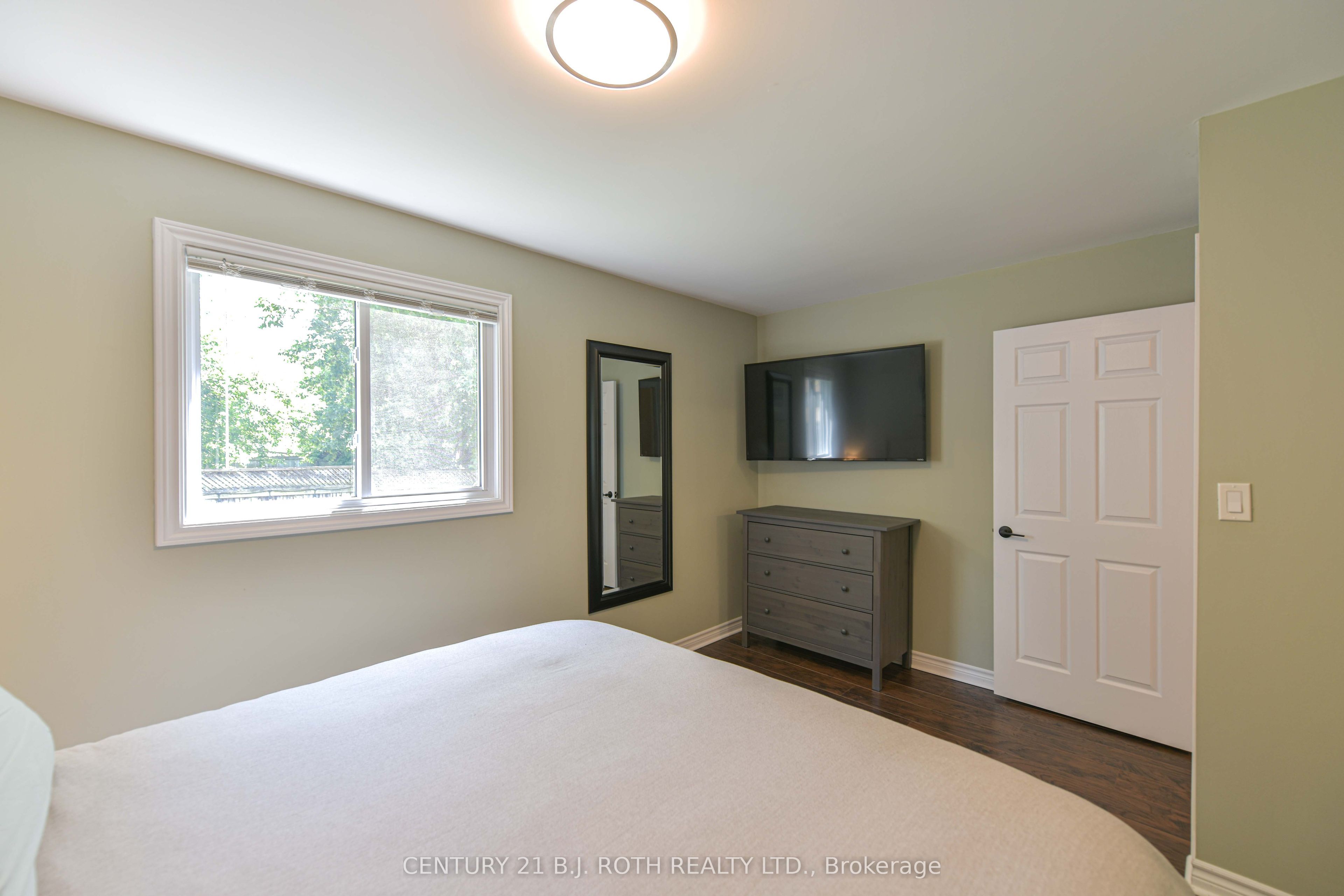 49 Bond Street Property Photo 23