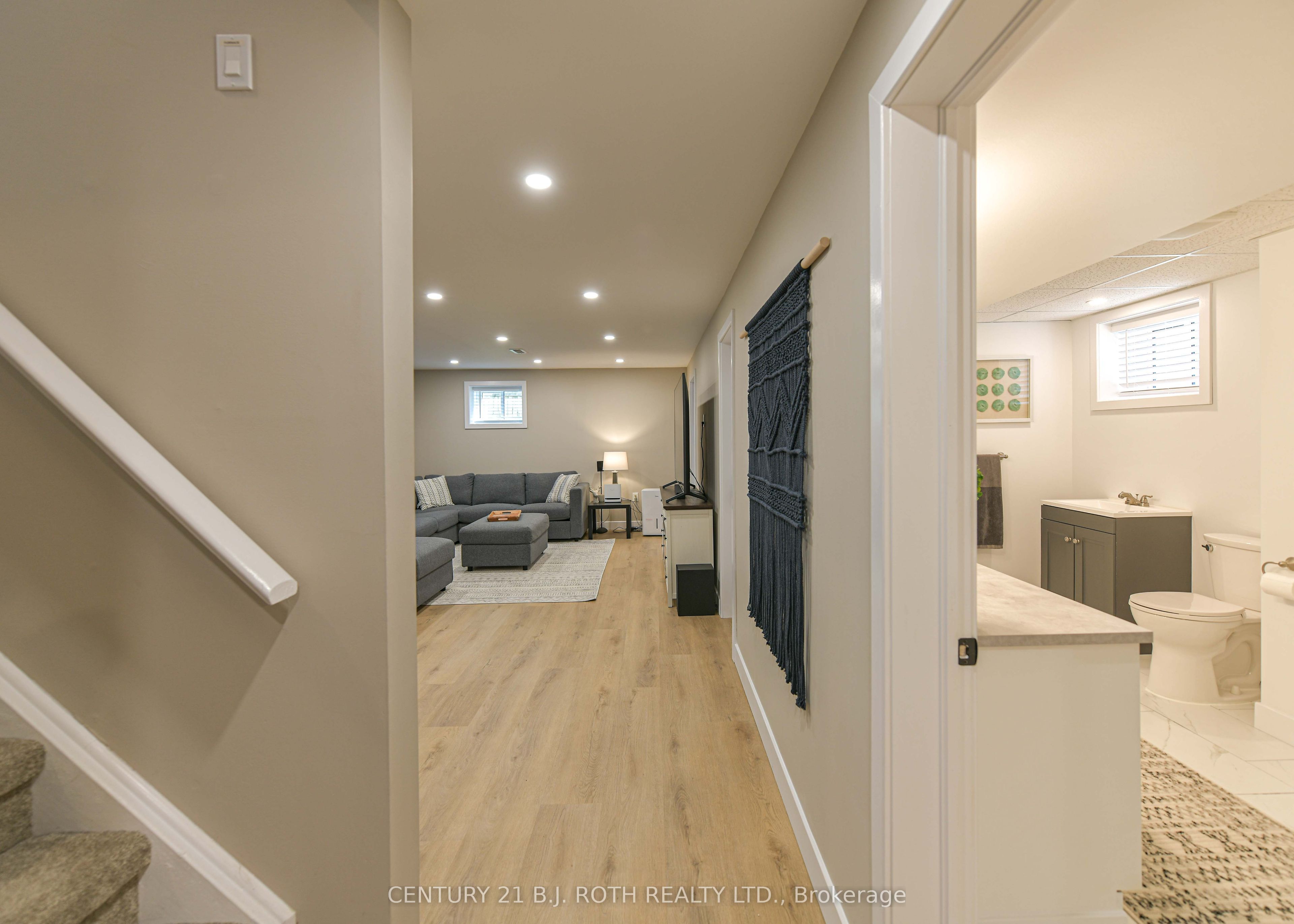 49 Bond Street Property Photo 29
