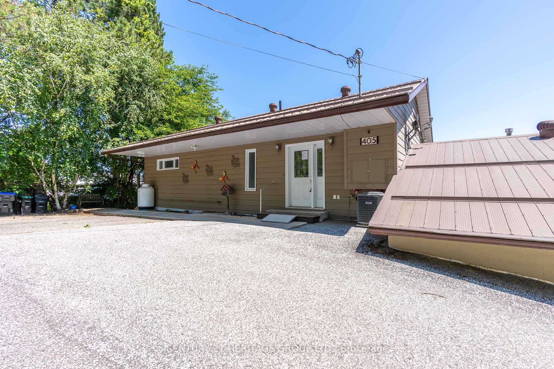 405 Champlain Road Property Photo 3
