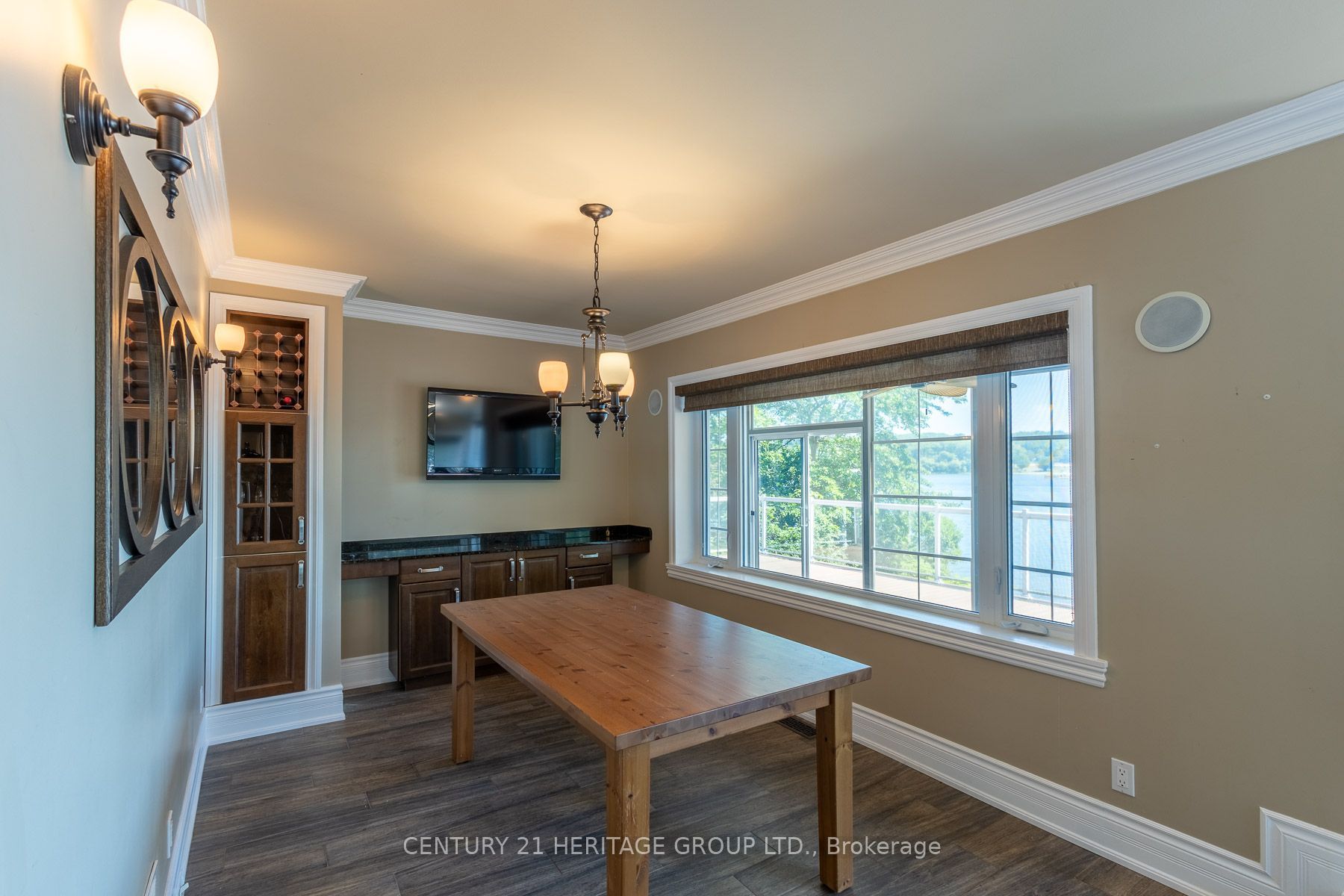 405 Champlain Road Property Photo 11